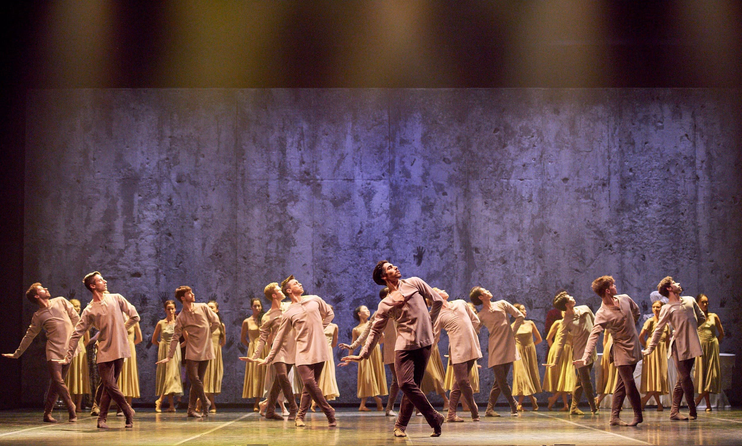 English-National-Ballet-in-Akram-Khan's-Giselle-(c)-Laurent-Liotardo