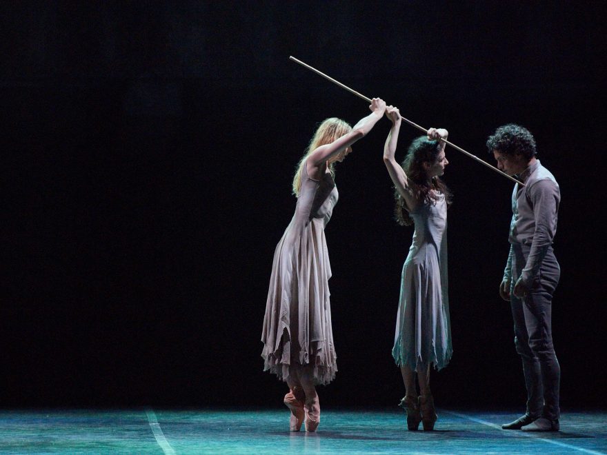 Alina-Cojocaru,-Stina-Quagebeur,-Isaac-Hernandez-in-Akram-Khan's-Giselle-(c)-Laurent-Liotardo