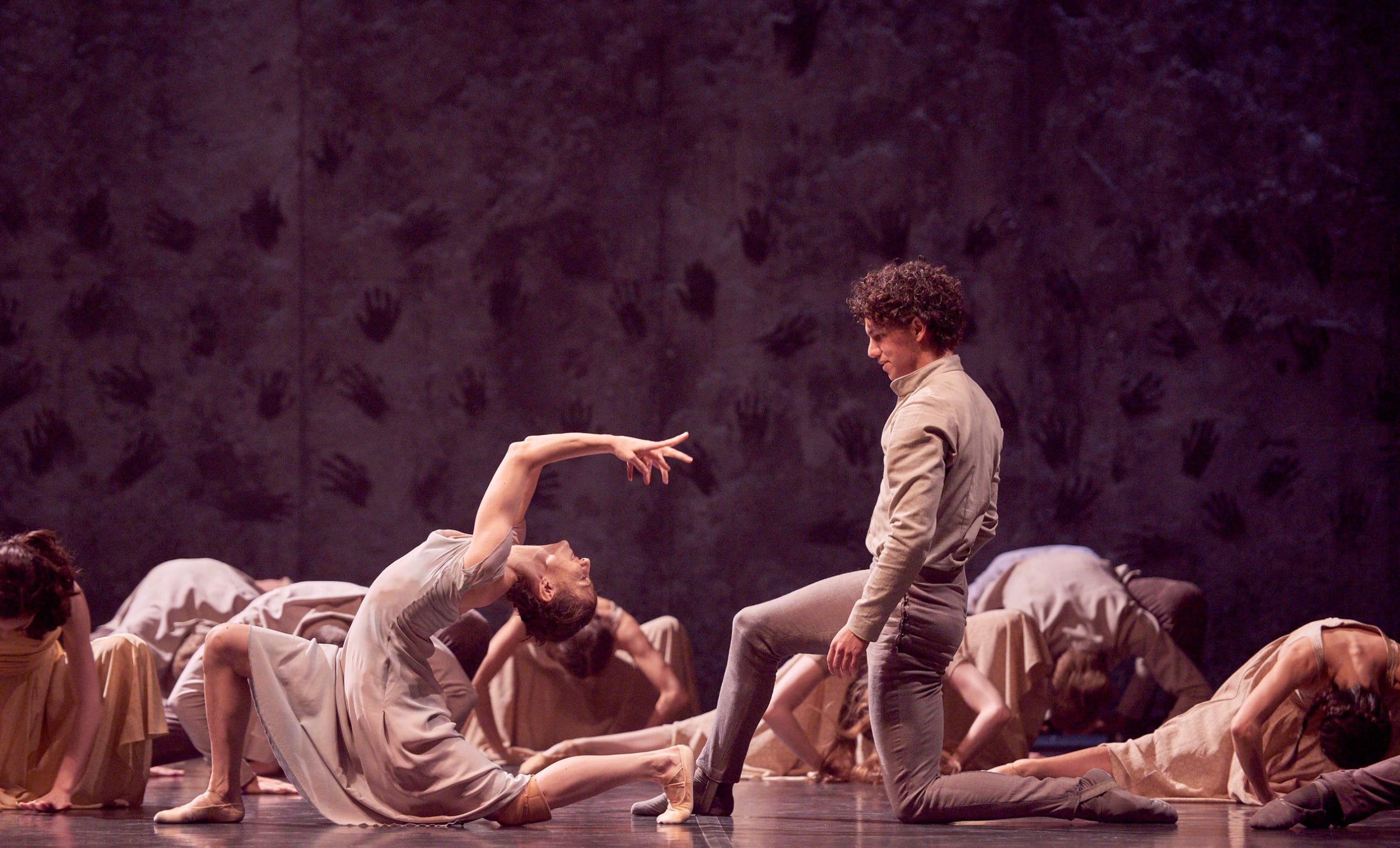 Alina-Cojocaru-and-Isaac-Hernandez-in-Akram-Khan's-Giselle-(c)-Laurent-Liotardo