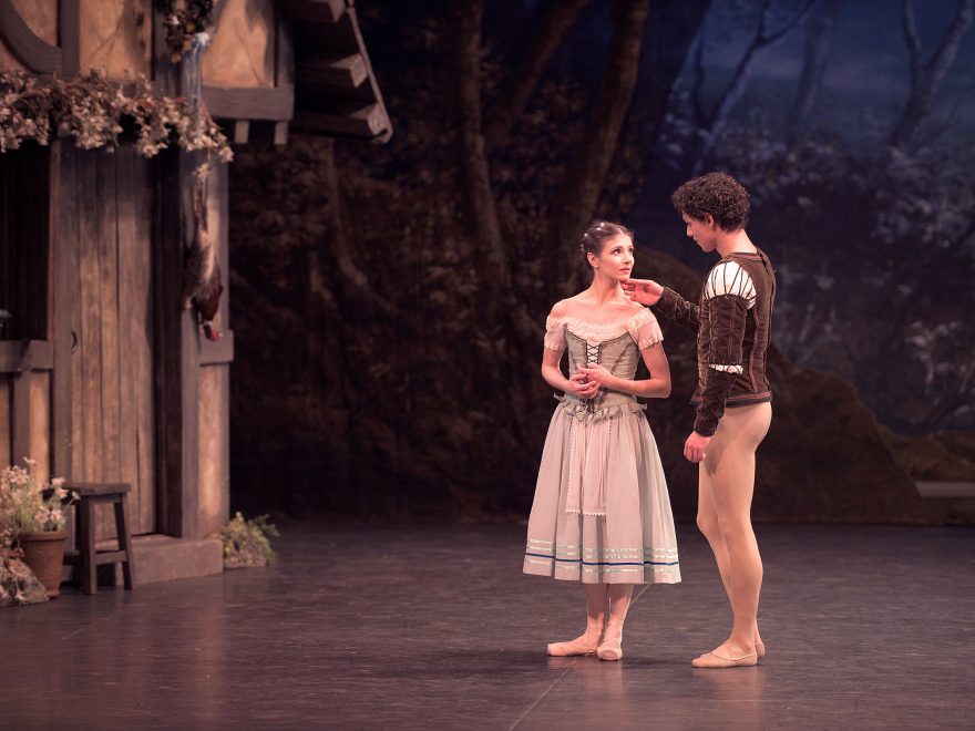 Alina Cojocaru and Isaac Hernandez in Mary Skeaping's Giselle © Laurent Liotardo