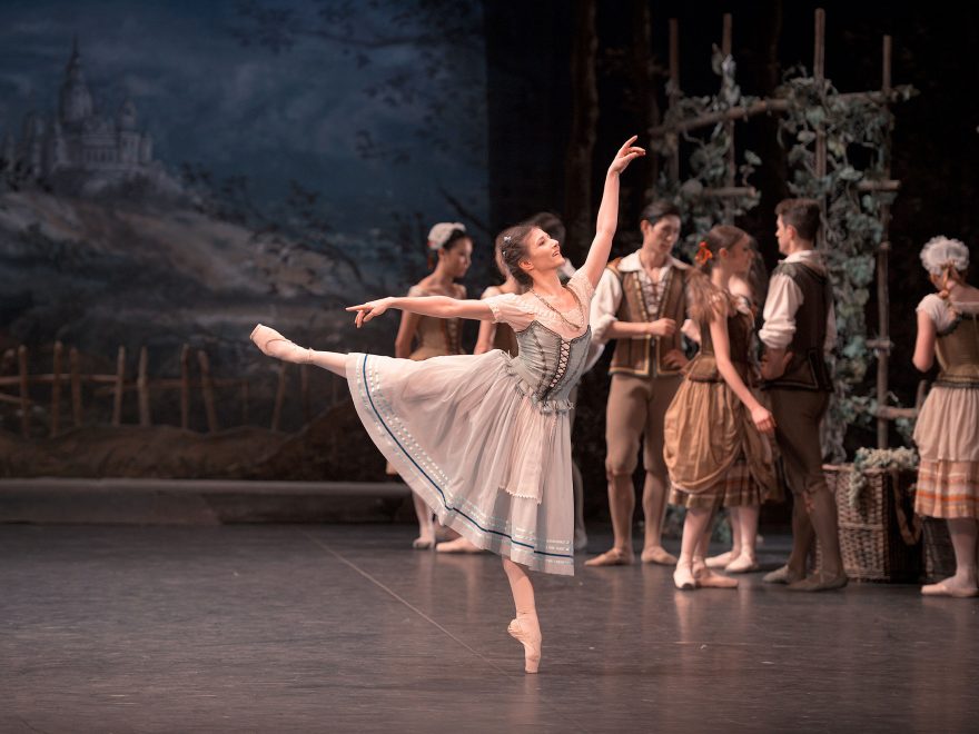 Alina Cojocaru in Mary Skeaping's Giselle © Laurent Liotardo