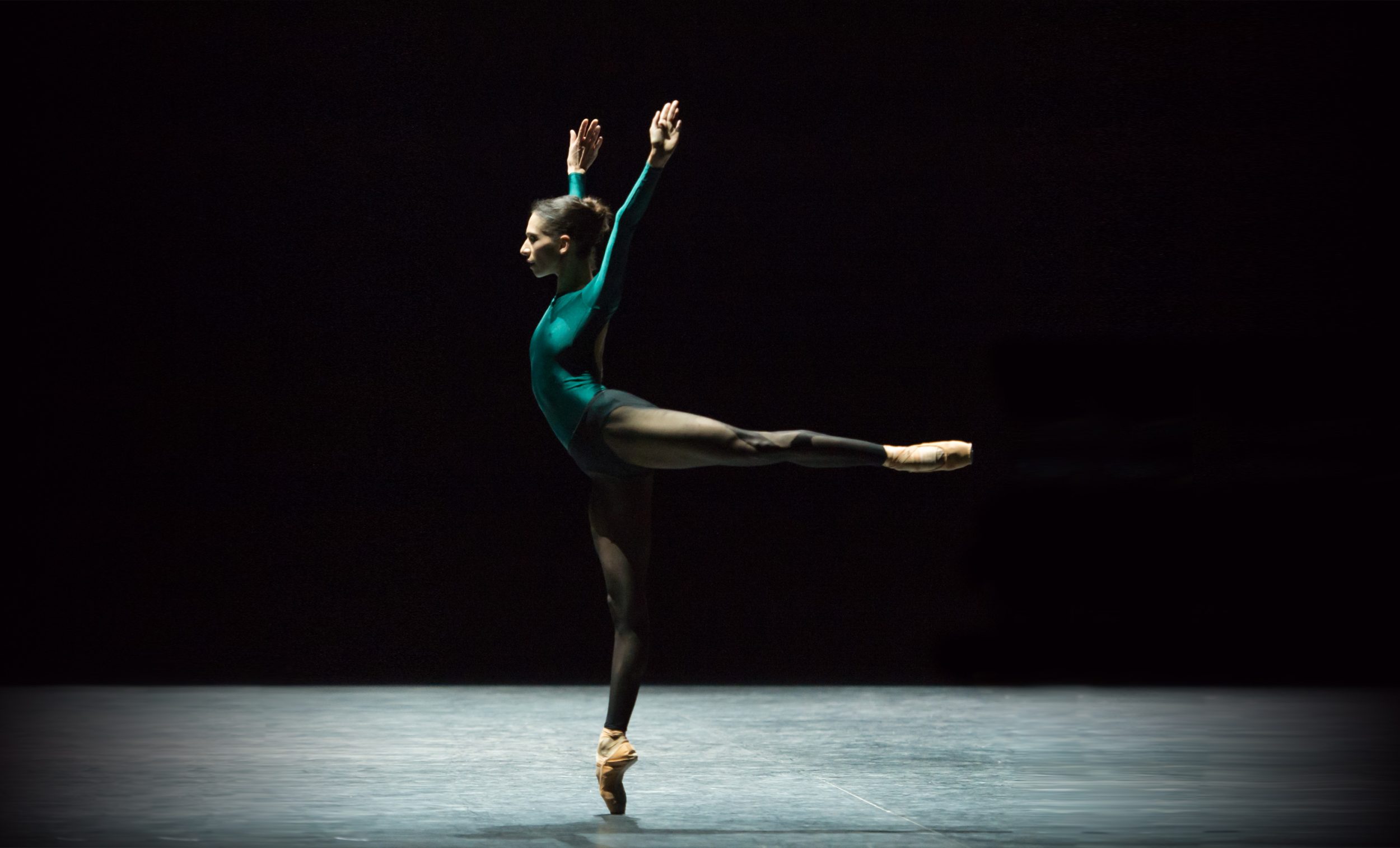 Begona-Cao-in-In-the-Middle,-Somewhat-Elevated,-English-National-Ballet's-Modern-Masters-(C)-Photography-by-ASH