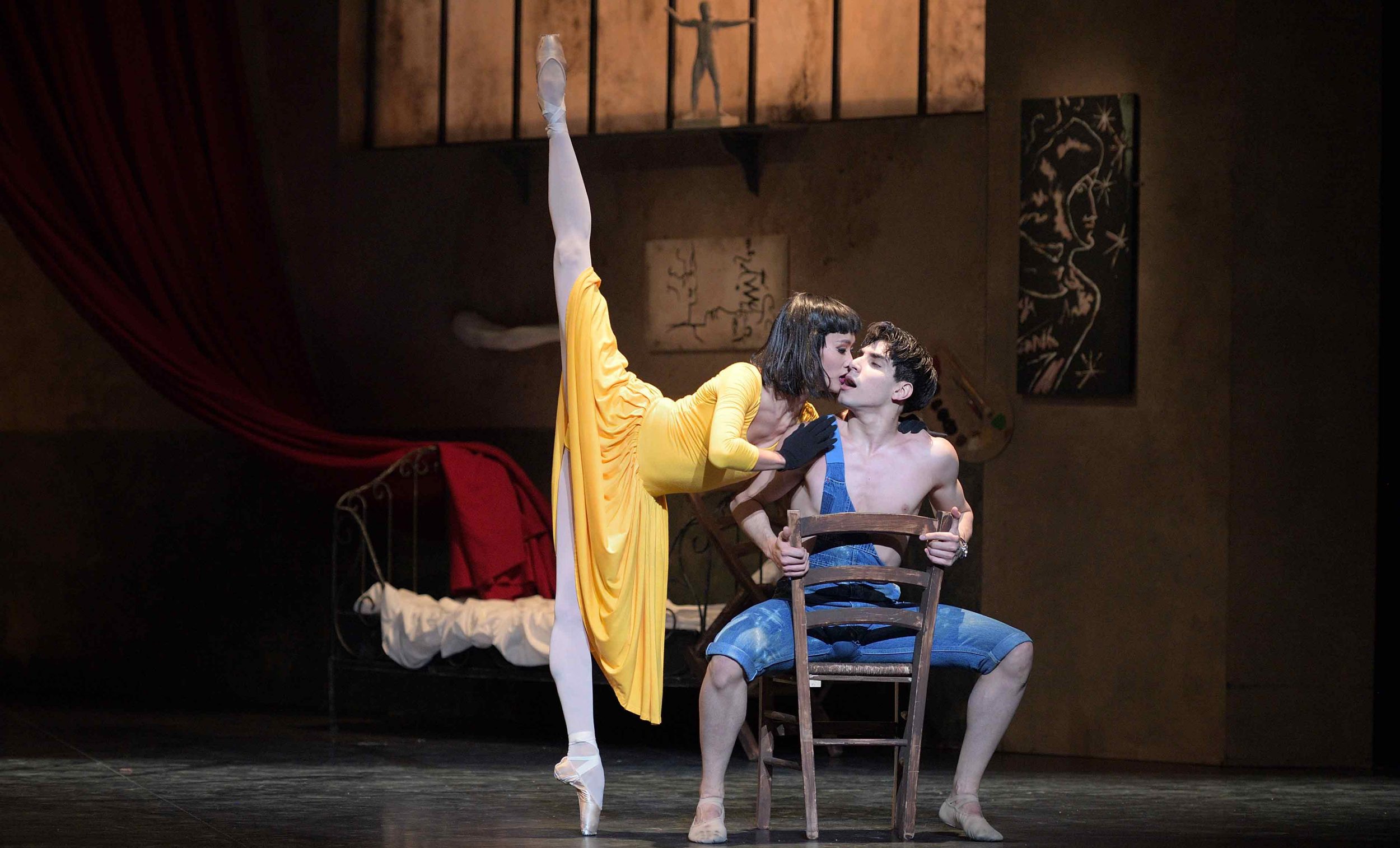 Cesar-Corrales-and-Jia-Zhang-in-Le-Jeune-Homme-et-la-Mort-©-Laurent-Liotardo-(2)