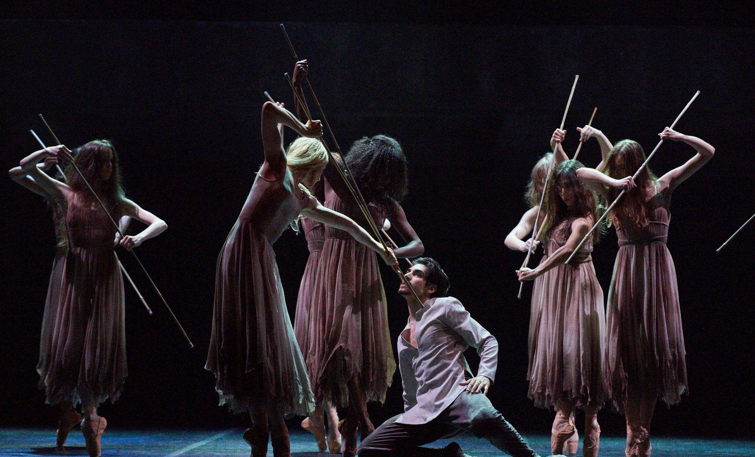 Cesar-Corrales-and-Stina-Quagebeur-in-Akram-Khan's-Giselle-(c)-Laurent-Liotardo