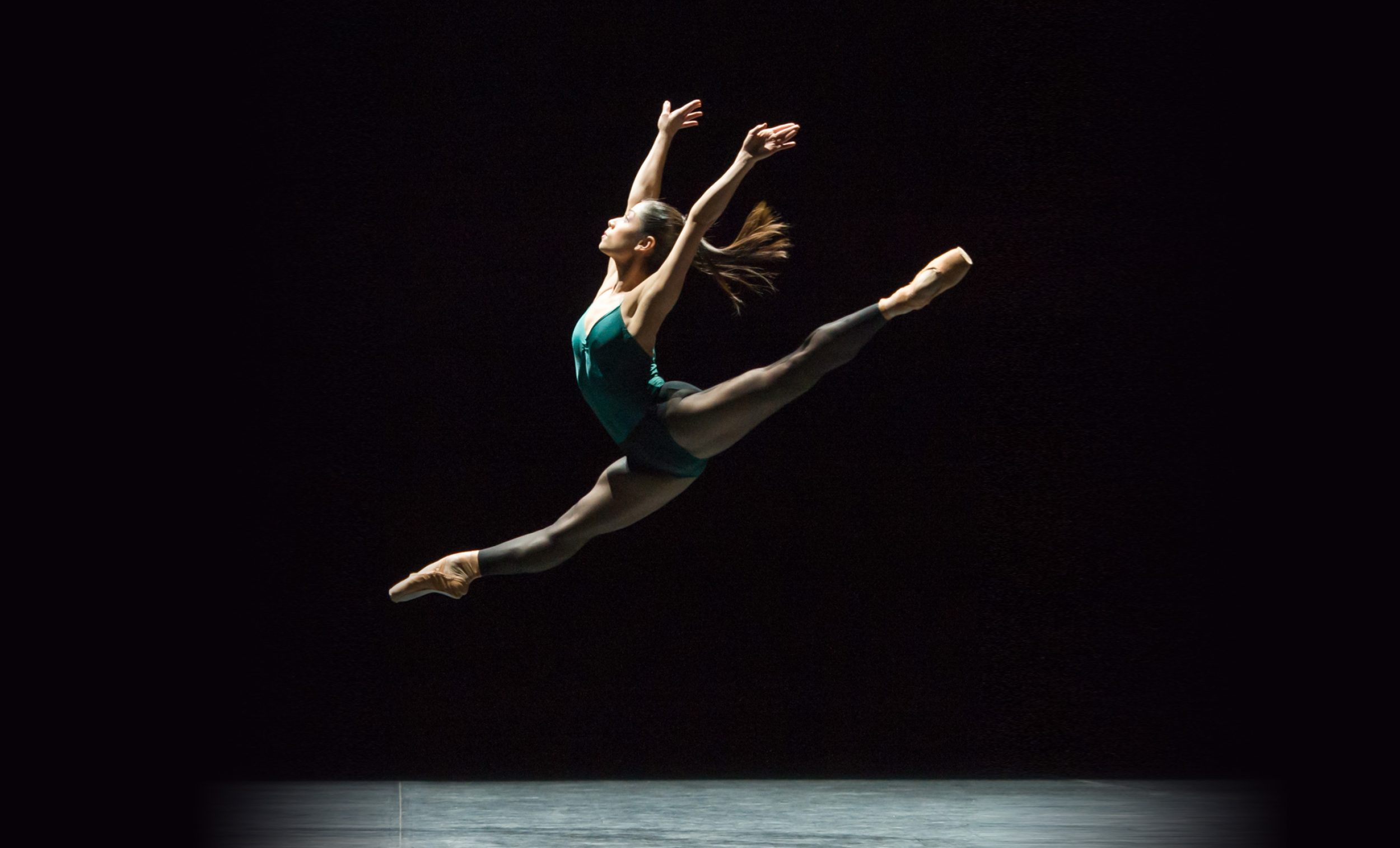 Crystal-Costa-in-In-the-Middle,-Somewhat-Elevated,-English-National-Ballet's-Modern-Masters-(C)-Pho---Copy