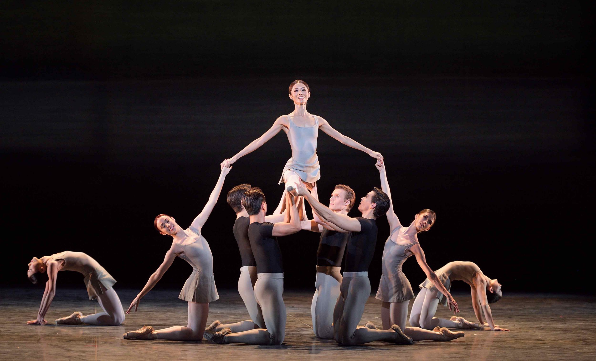 English-National-Ballet-in-Song-of-the-Earth-©-Laurent-Liotardo-(2)