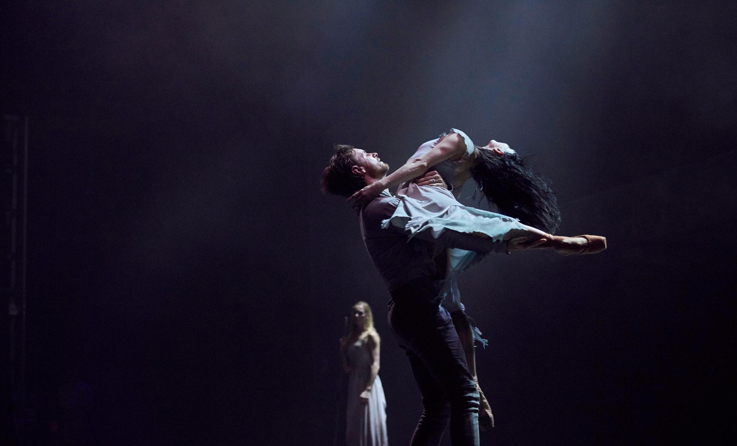 Tamara-Rojo-and-James-Streeter-in-Akram-Khan's-Giselle-(C)-Laurent-Liotardo