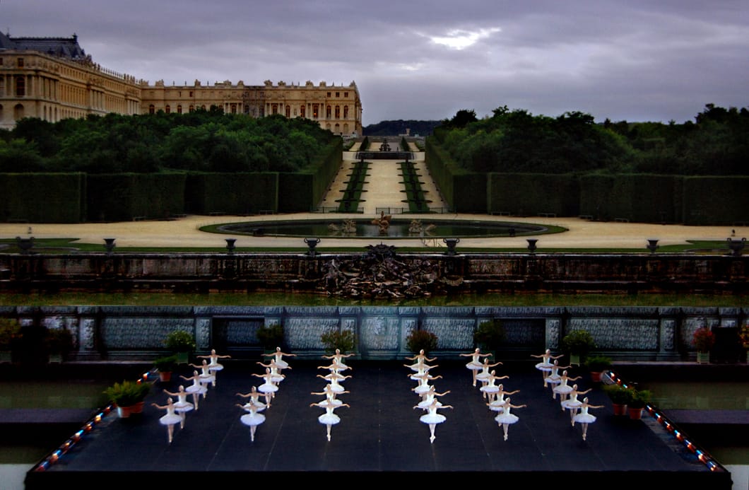 Swan Lake in the Round Versailles