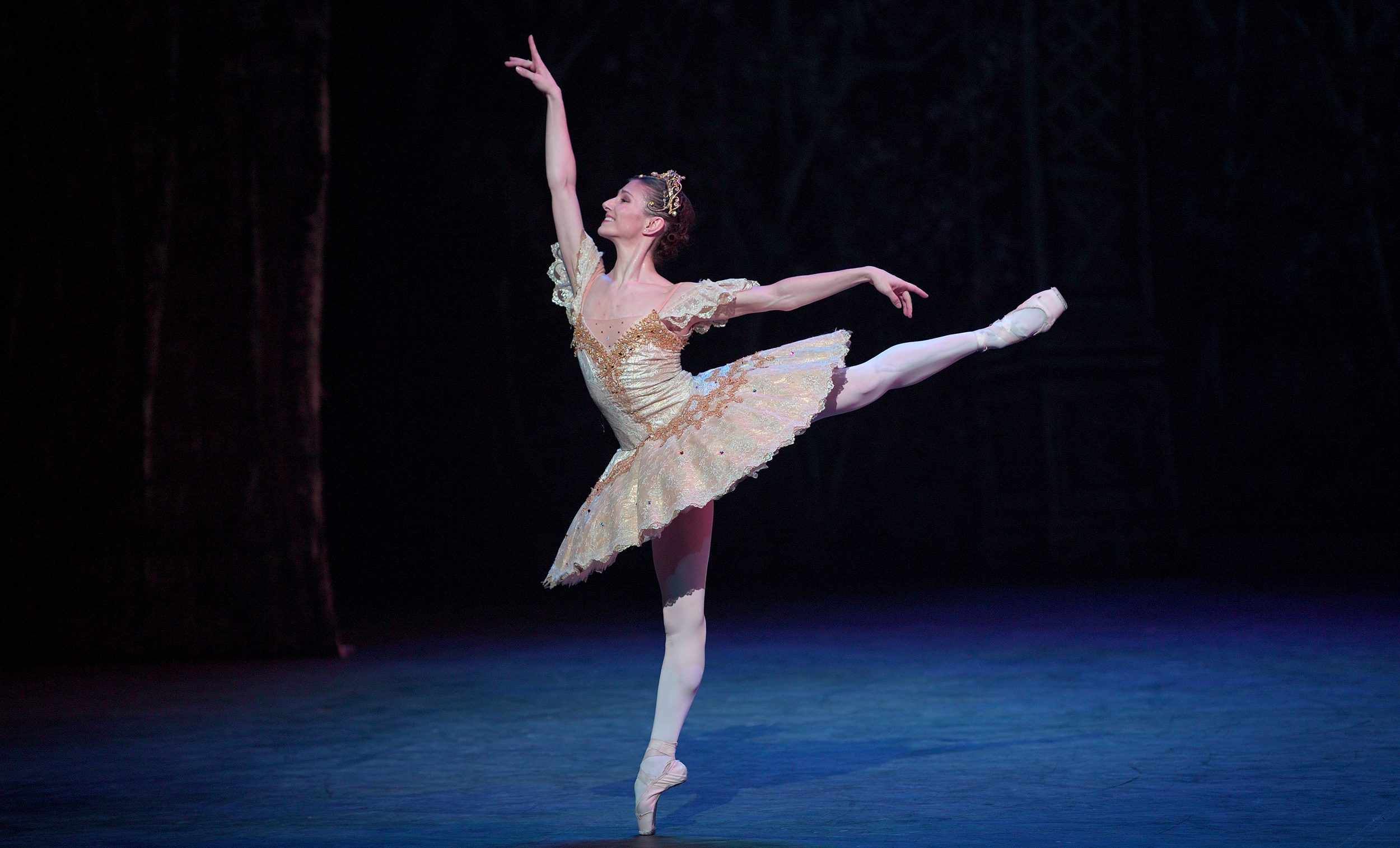 Alina-Cojocaru-in-English-National-Ballet's-Nutcracker-(C)-Laurent-Liotardo-2500px-for-web