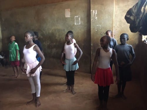 Ballet class at the Spurgeons Academy © Isabelle Brouwers