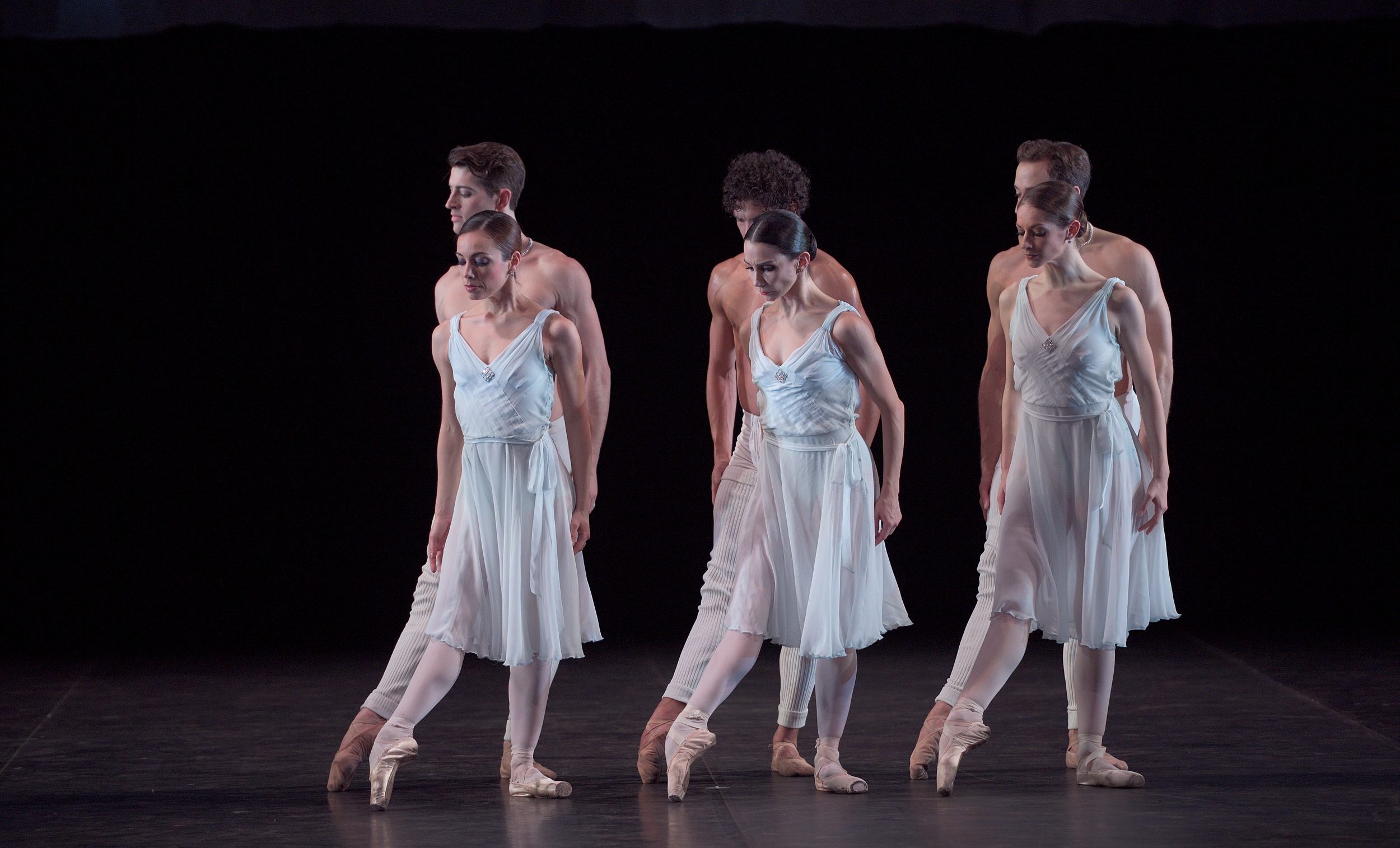 English-National-Ballet-in-Adagio-Hammerklavier(c)-Laurent-Liotardo-2500px