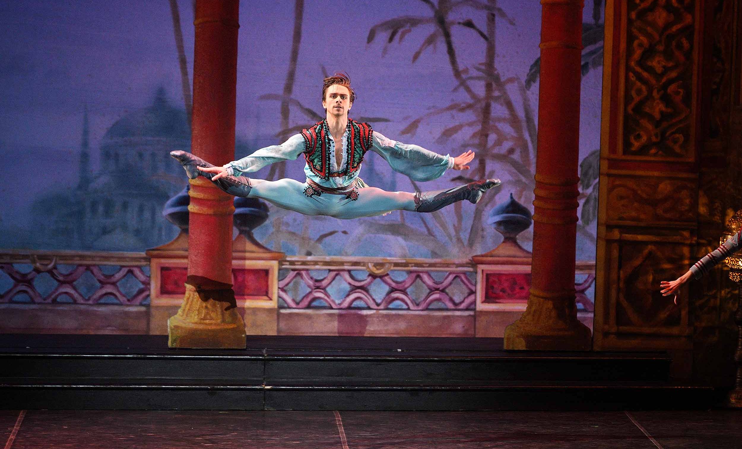 Francesco-Gabriele-Frola-as-Conrad-in-English-National-Ballet's-Le-Corsaire-(c)-Laurent-Liotardo-(3)