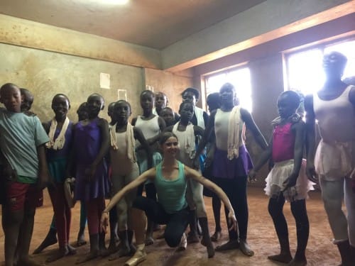 Isabelle and her ballet students © Isabelle Brouwers