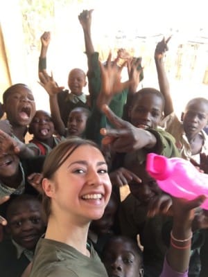 Isabelle with the children from the Spurgeons Academy © Isabelle Brouwers