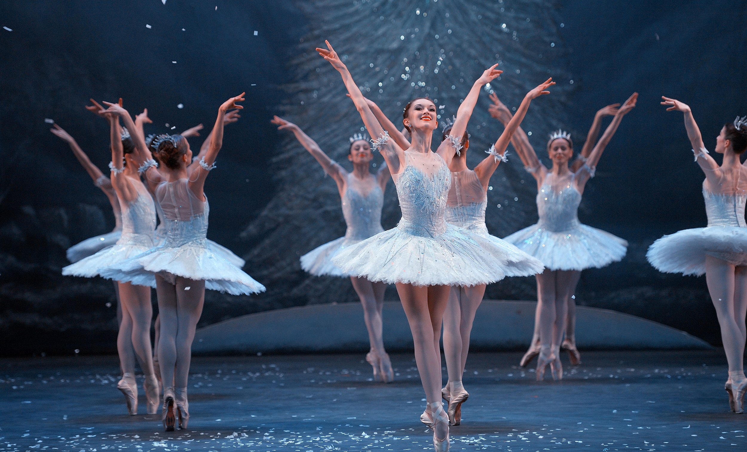 Jeanette-Kakareka-and-Artists-of-the-Company-in-Nutcracker.-©-Laurent-Liotardo