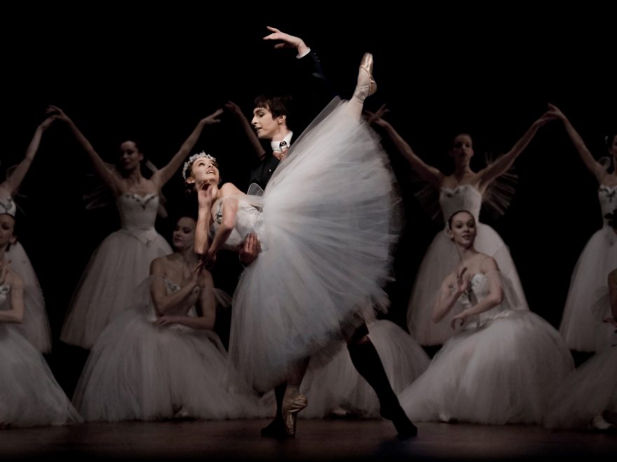 La-Sylphide,-performed-by-Czech-National-Ballet