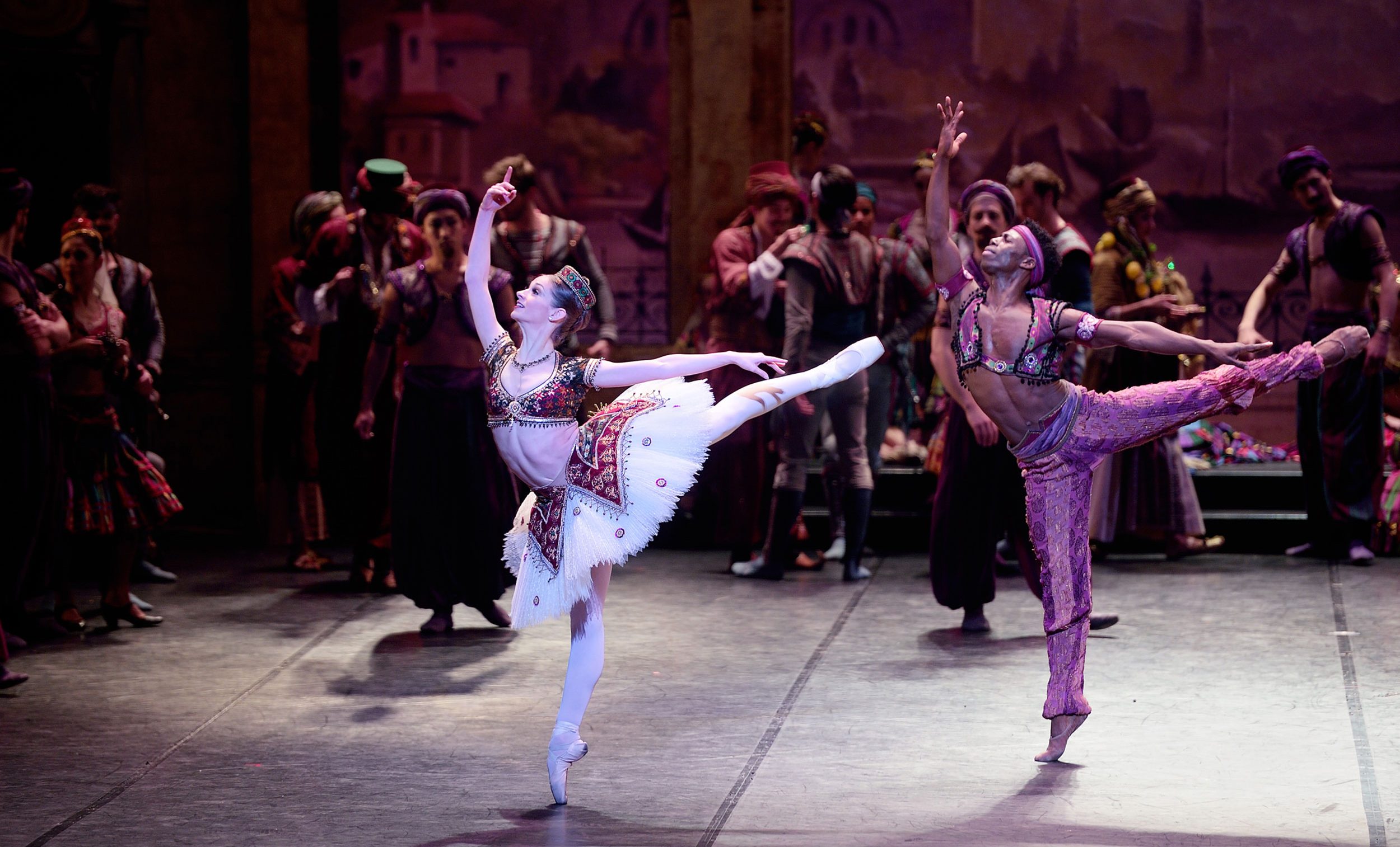 Laurretta Summerscales as Gulnare, and Brooklyn Mack as Lankendem in Le Corsaire © Laurent Liotardo