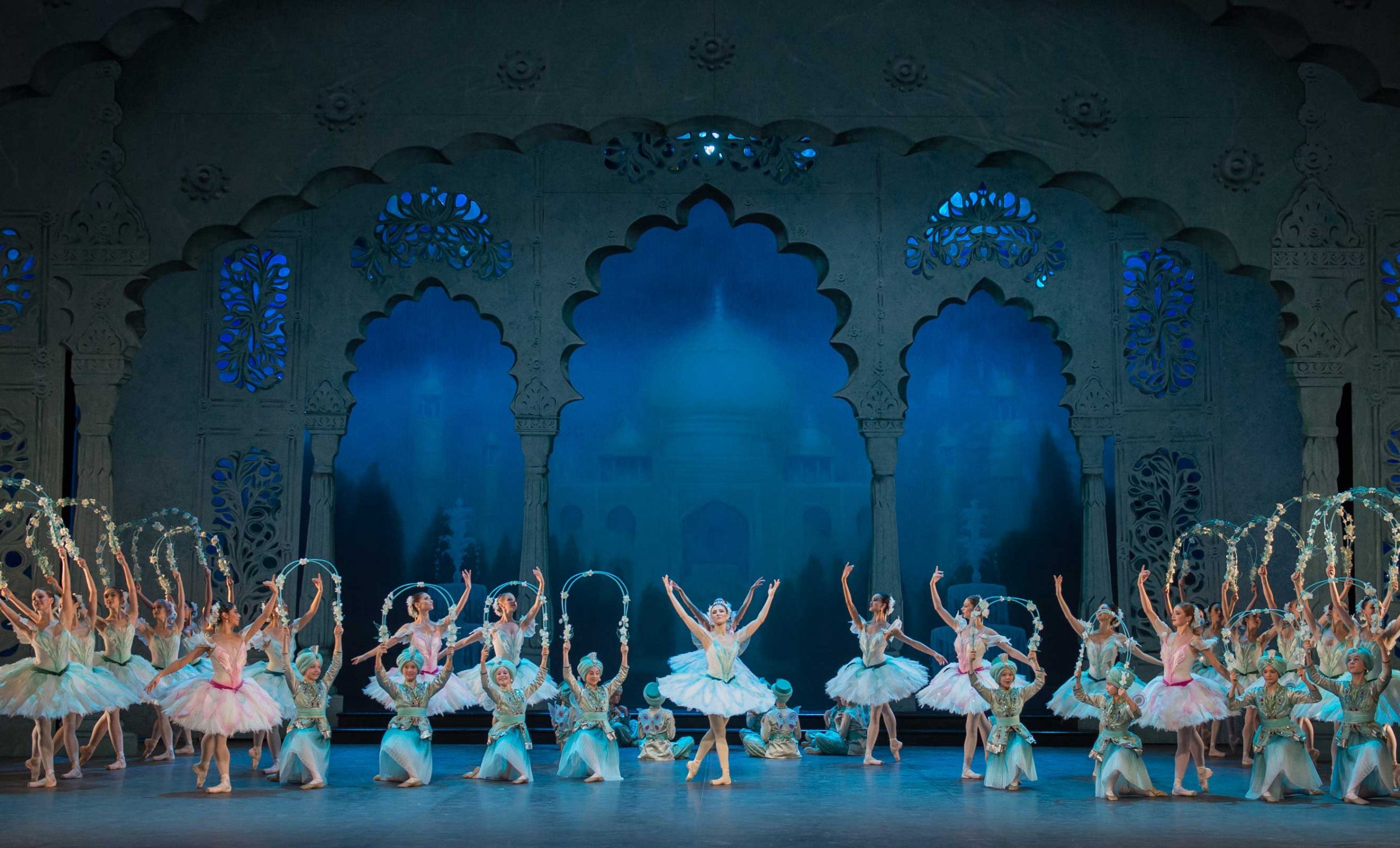 Le-Corsaire---Alina-Cojocaru-and-Artists-of-English-National-Ballet---1-©-Photography-by-ASH