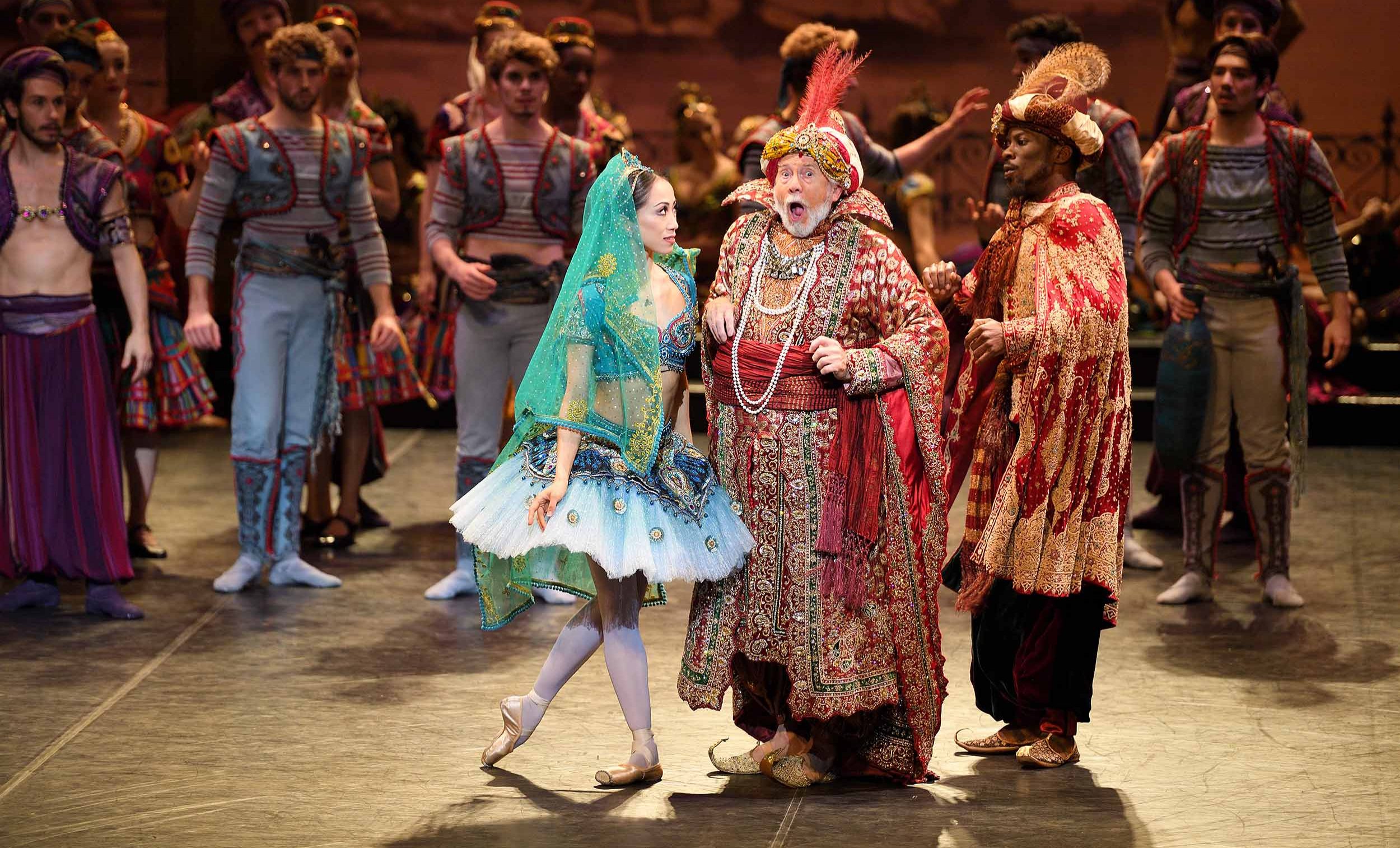 Michael-Coleman-and-Erina-Takahashi-in-Le-Corsaire-(c)-Laurent-Liotardo-(2)