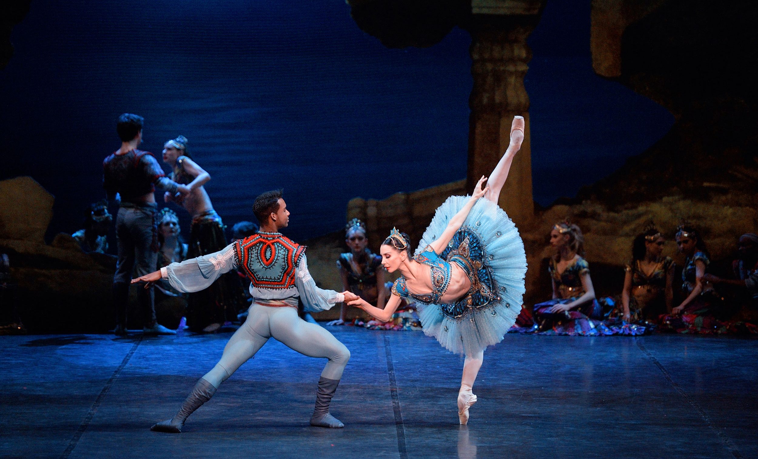 Tamara Rojo as Medora and Osiel Gouneo as Conrad in Le Corsaire © Laurent Liotardo