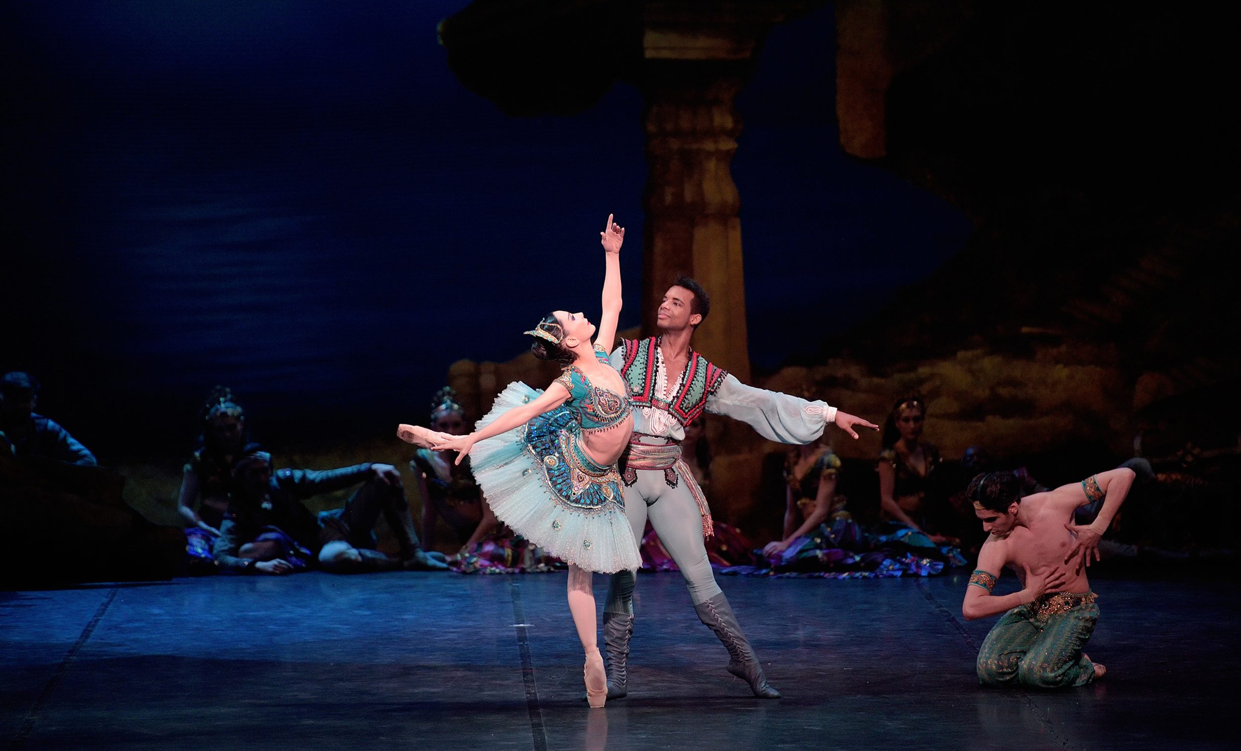 Tamara Rojo as Medora and Osiel Gouneo as Conrad in Le Corsaire © Laurent Liotardo