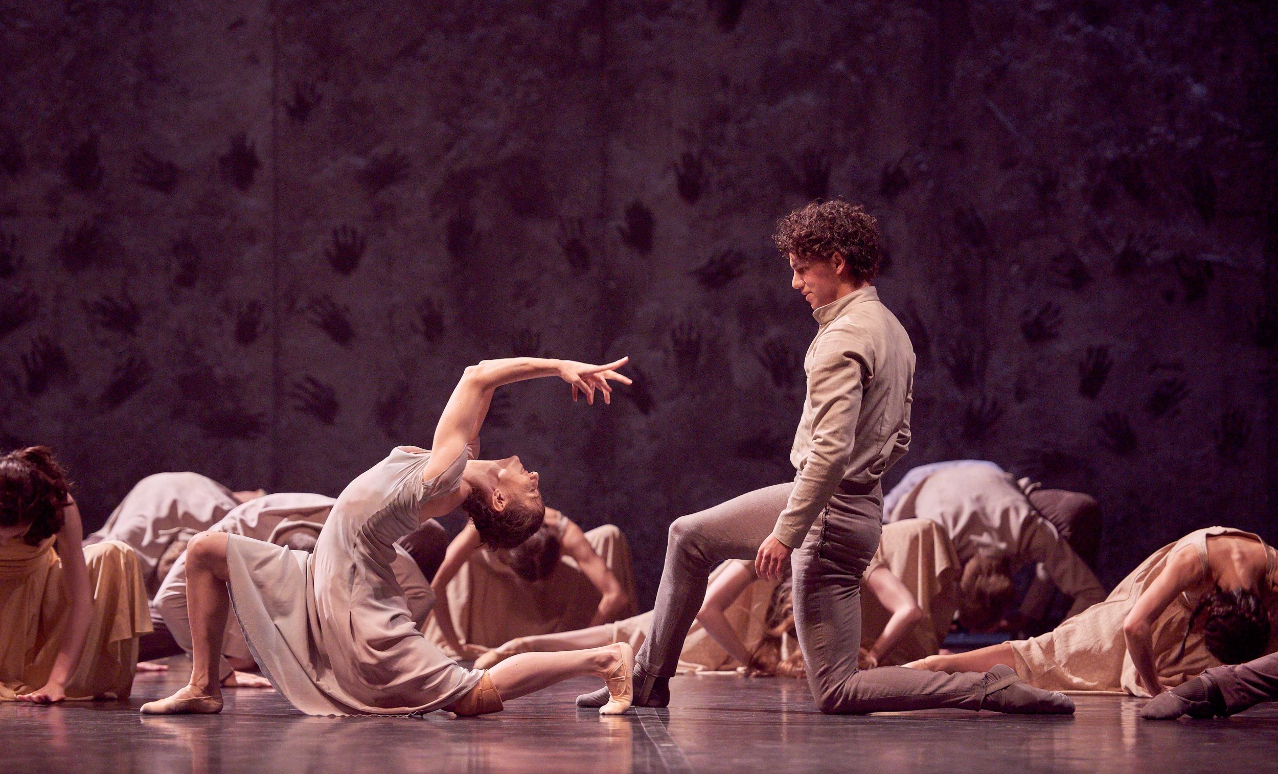 Alina-Cojocaru-and-Isaac-Hernandez-in-Akram-Khan's-Giselle-(c)-Laurent-Liotardo