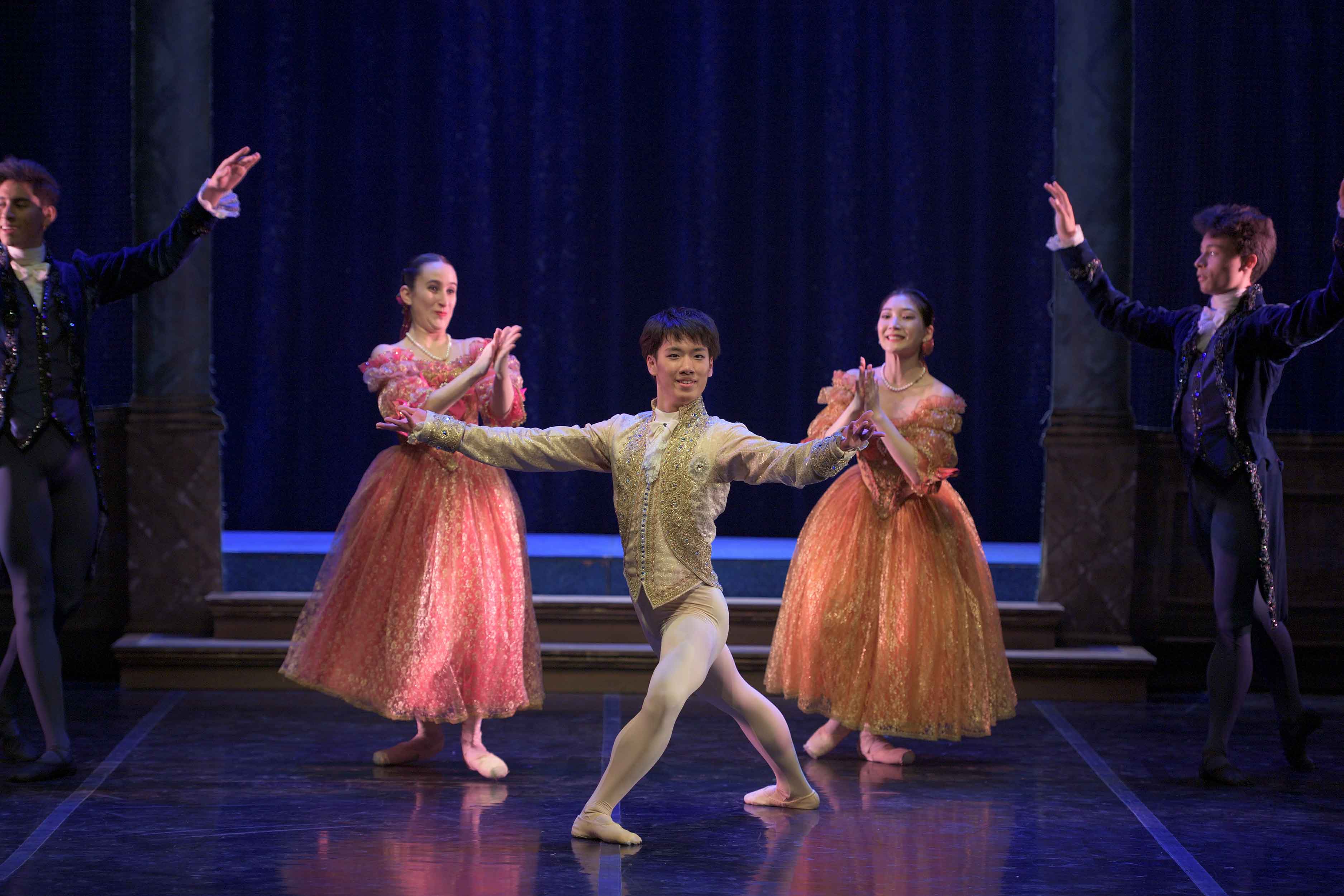 English-National-Ballet-School-in-My-First-Ballet-Cinderella-©-Laurent-Liotardo--(4)