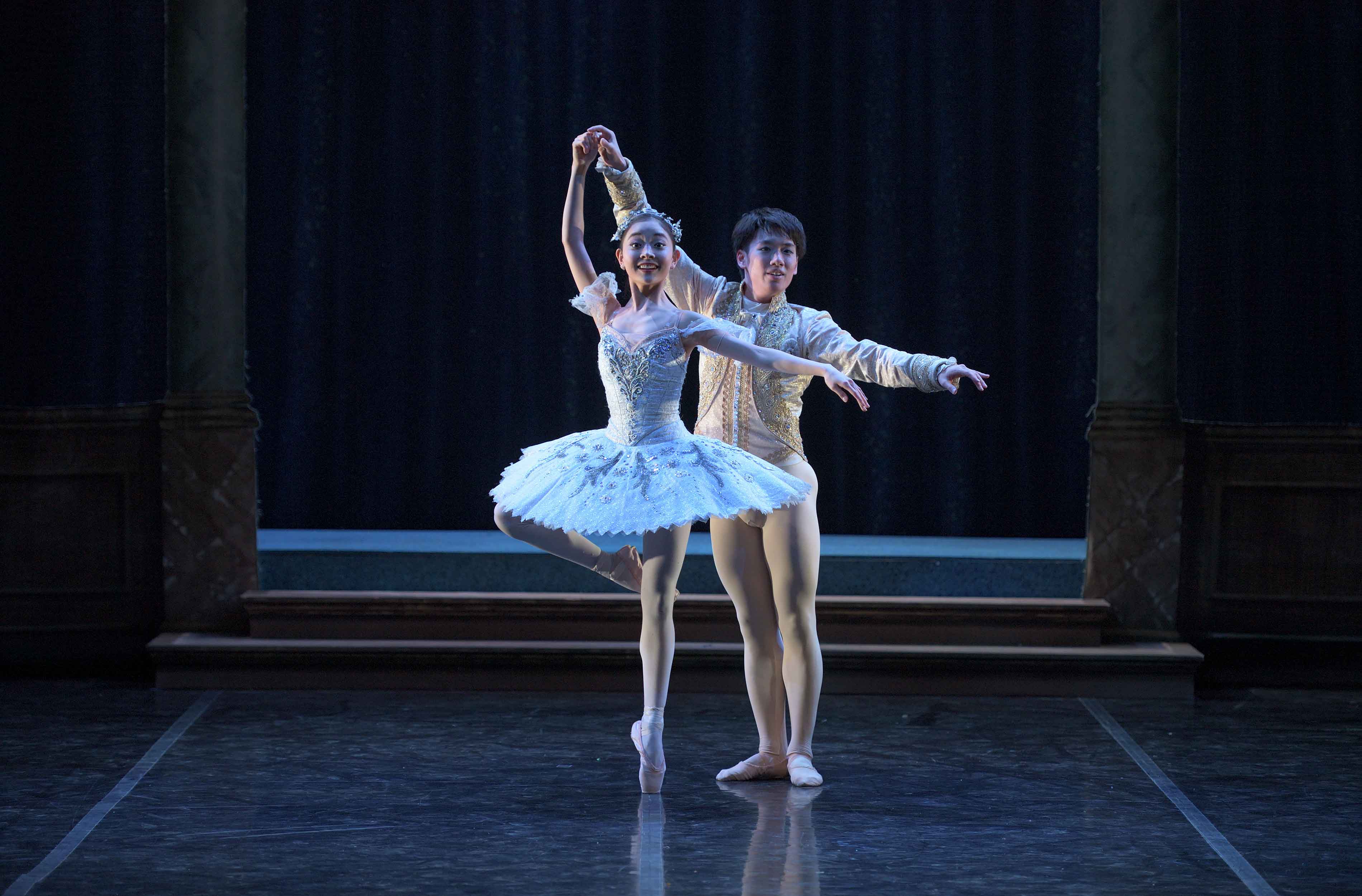 Remi-Nakano-as-Cinderella-and-Yuki-Nakaaki-as-The-Prince-in-My-First-Ballet-Cinderella-©-Laurent-Liotardo--(18)