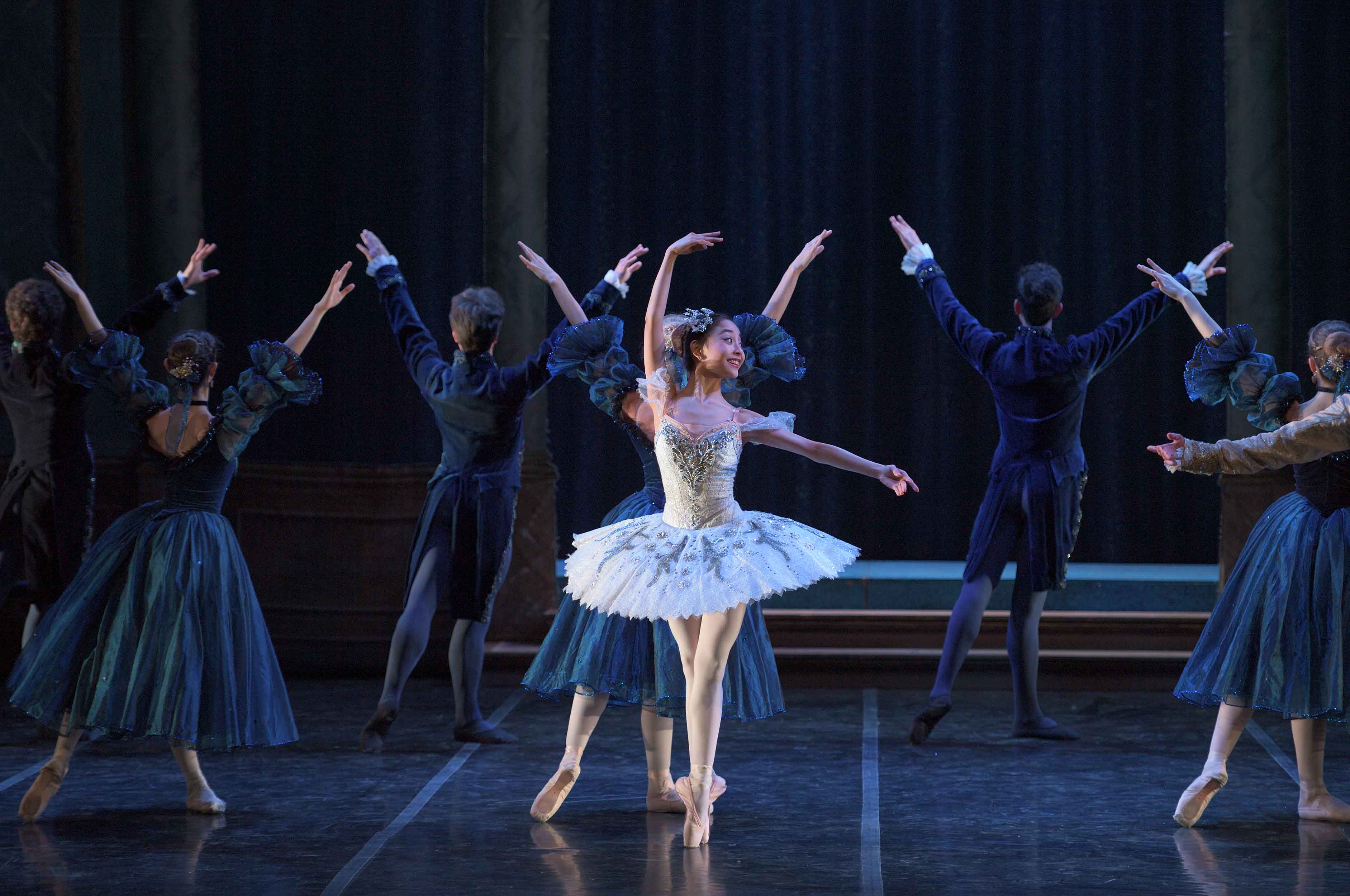 Remi-Nakano-as-Cinderella-and-Yuki-Nakaaki-as-The-Prince-in-My-First-Ballet-Cinderella-©-Laurent-Liotardo-(2)
