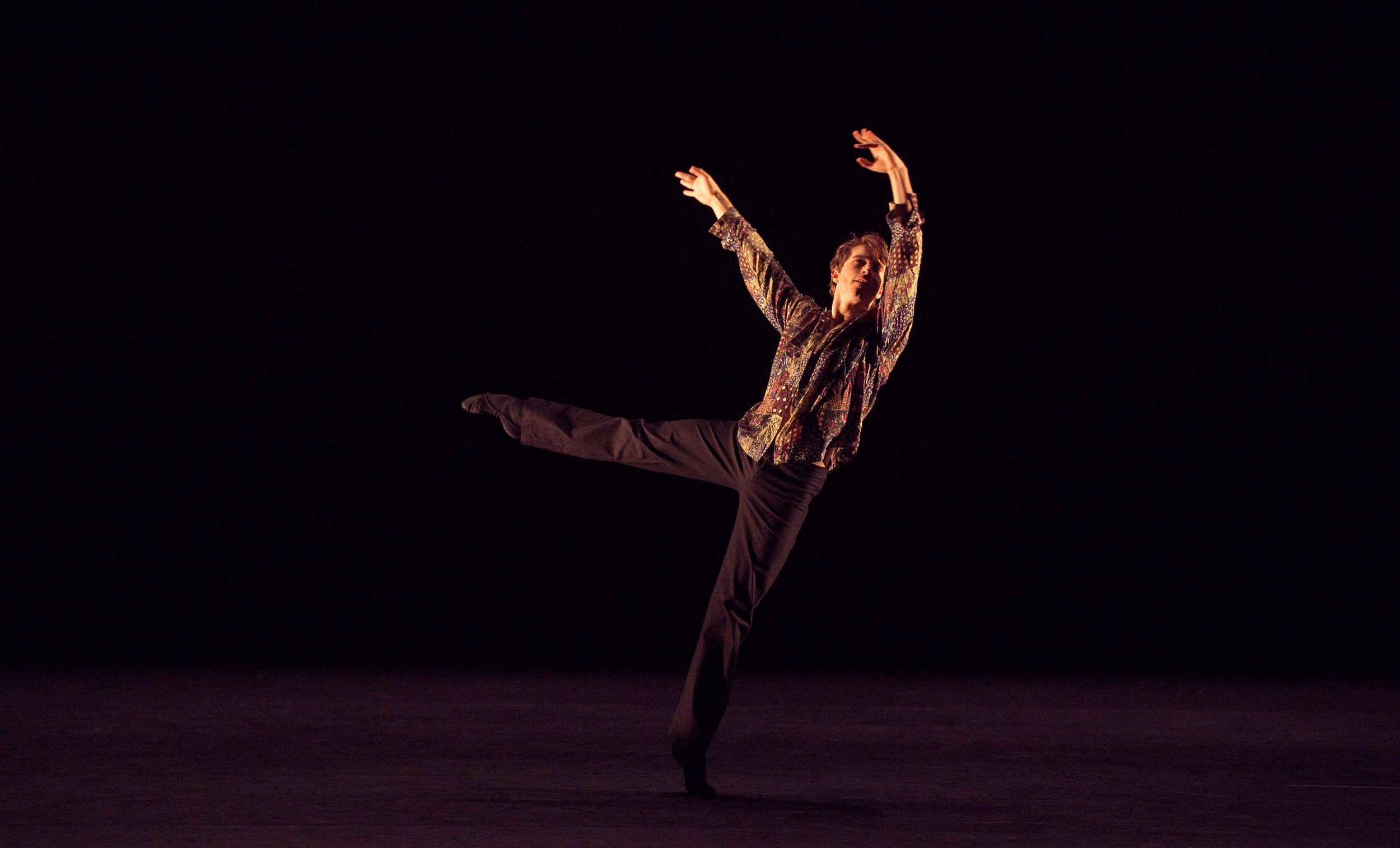 Aitor-Arrieta-performing-SelF-©-Laurent-Liotardo-(2)