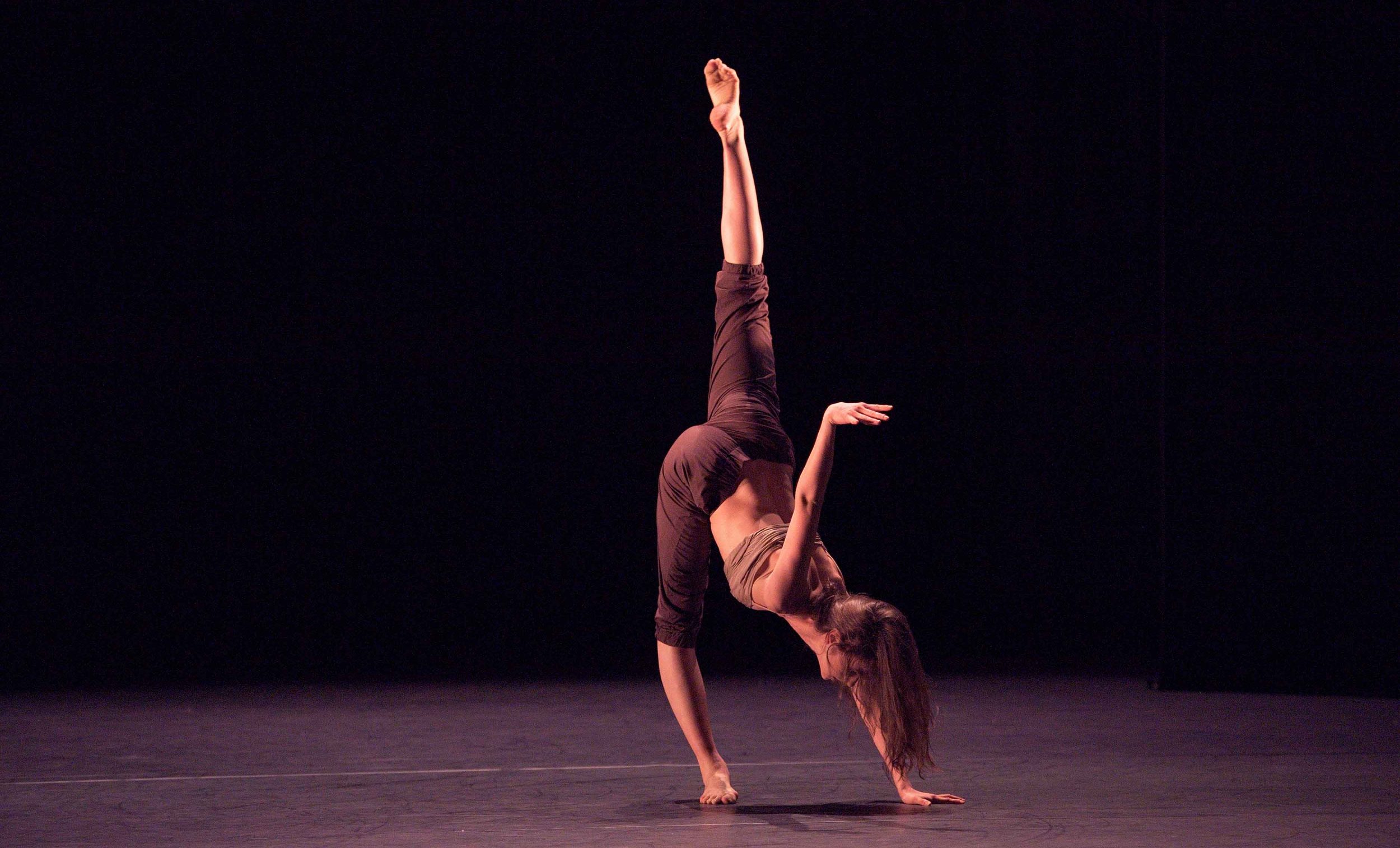 Isabelle-Brouwers-performing-a-Drift-©-Laurent-Liotardo-(1)