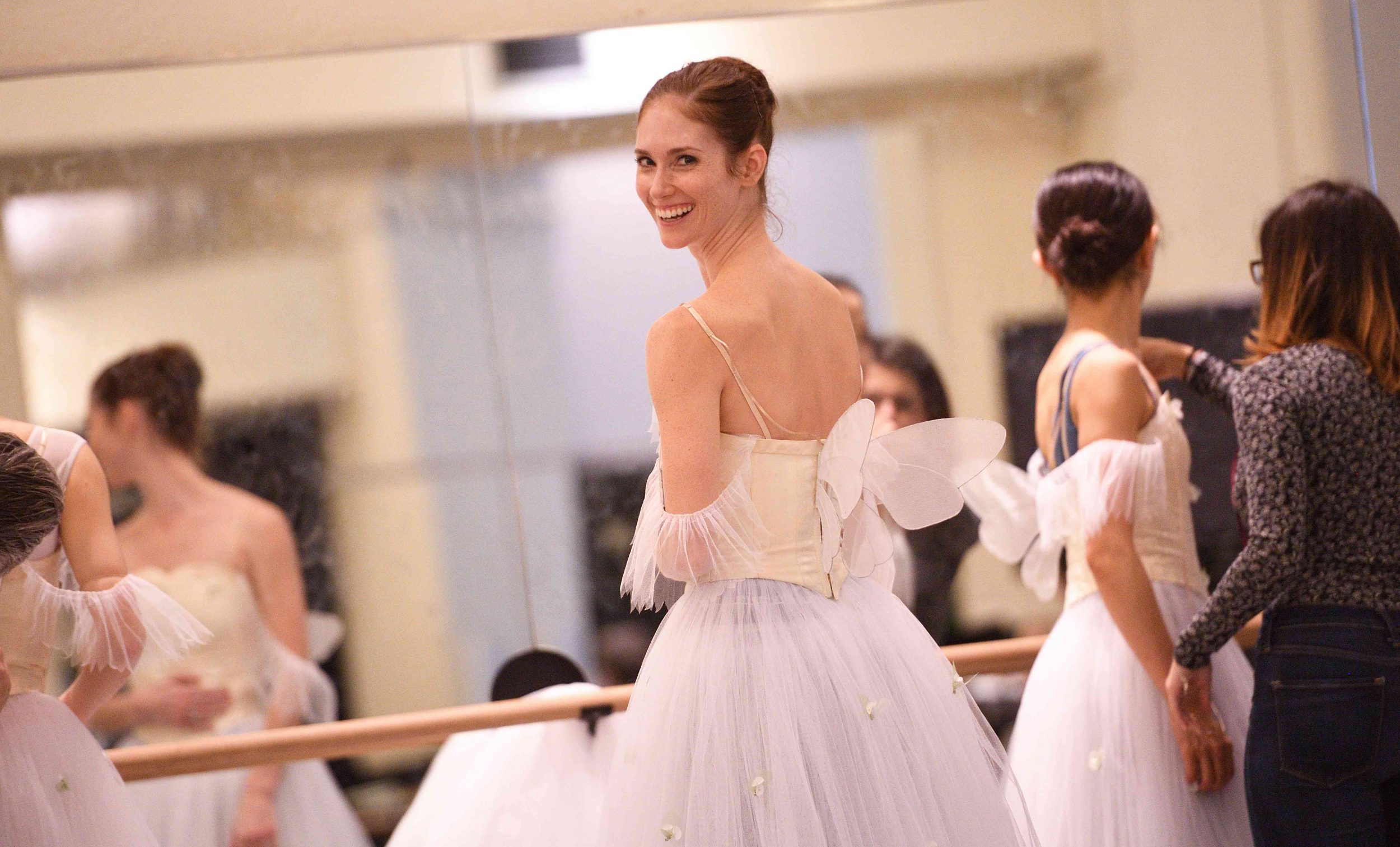 Alison-McWhinney-rehearsing-La-Sylphide-©-Laurent-Liotardo-(2)