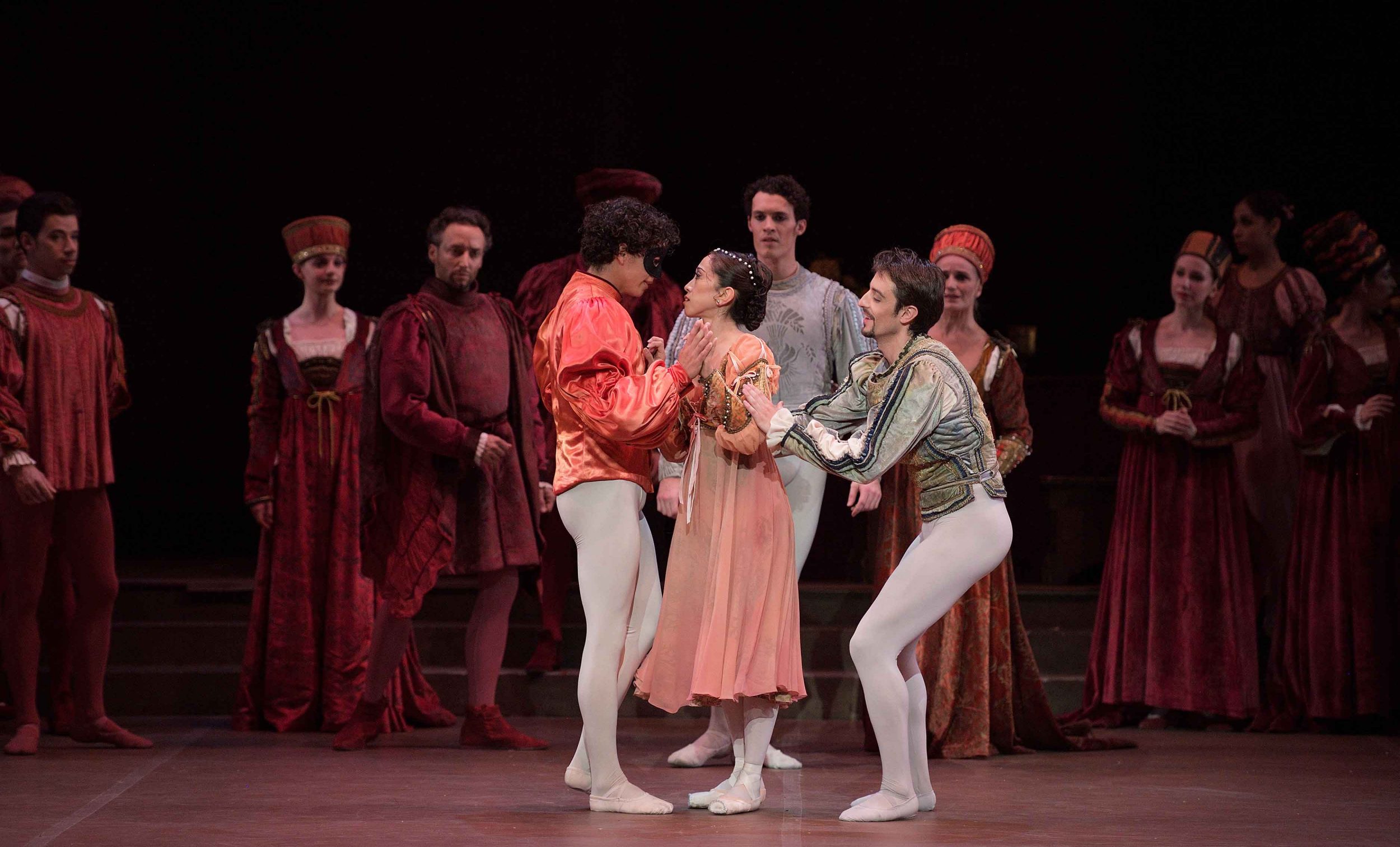 Erina-Takahashi-as-Juliet,-Isaac-Hernandez-as-Romeo,-and-Fernando-Bufala-as-Mercution-in-Romeo-&-Juliet-©-Laurent-Liotardo