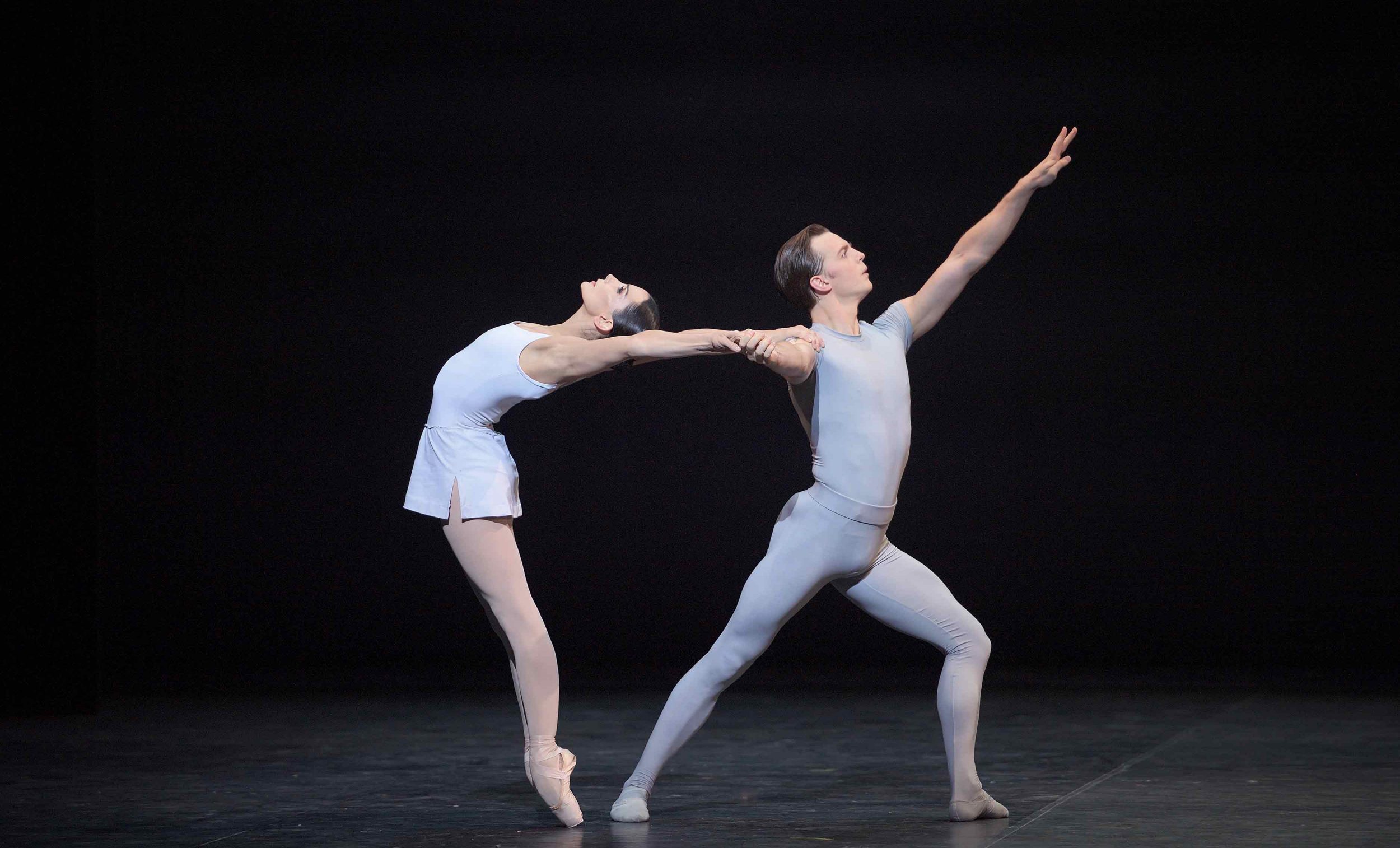 Tamara-Rojo-and--Joseph-Caley-in-Song-of-the-Earth-©-Laurent-Liotardo-(3)