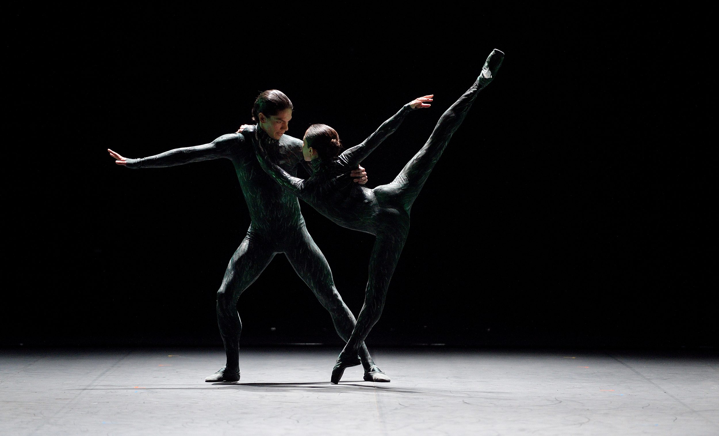 PRESS Erina Takahashi and Isaac Hernandez in Fantastic Beings by Aszure Barton (c) Laurent Liotardo