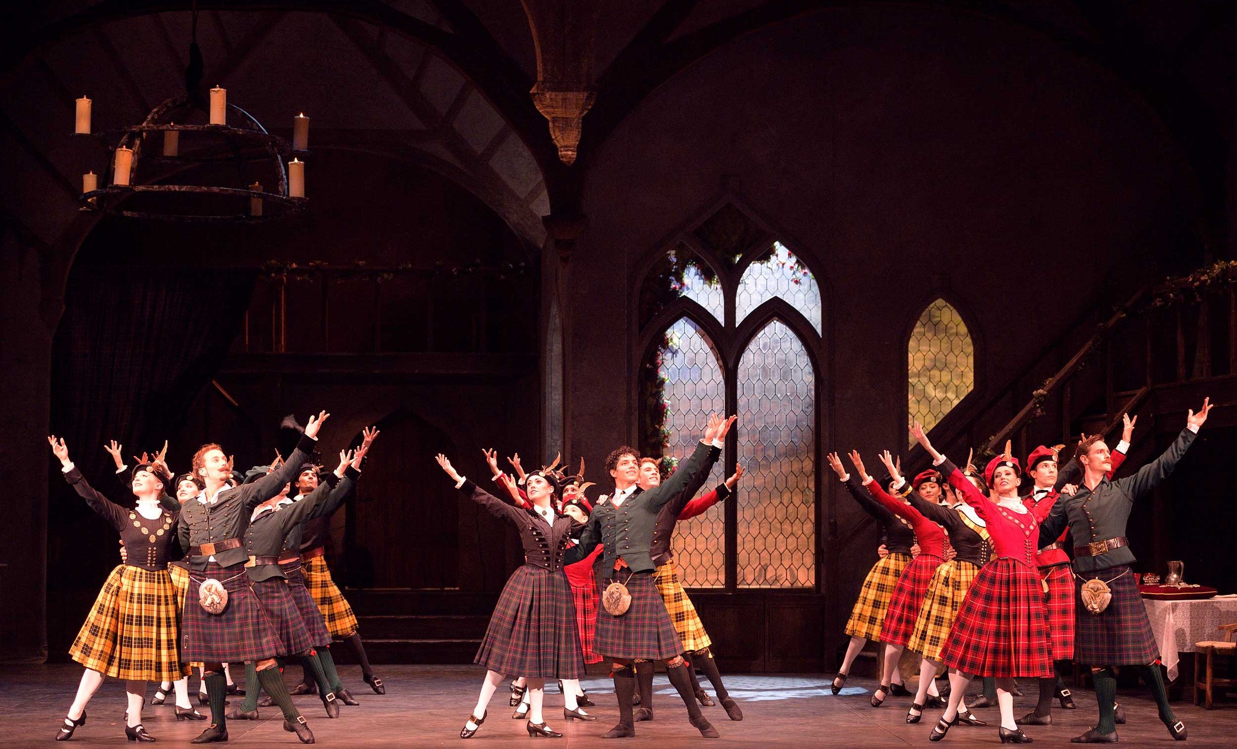 English-National-Ballet-in-La-Sylphide-©-Laurent-Liotardo-(5)