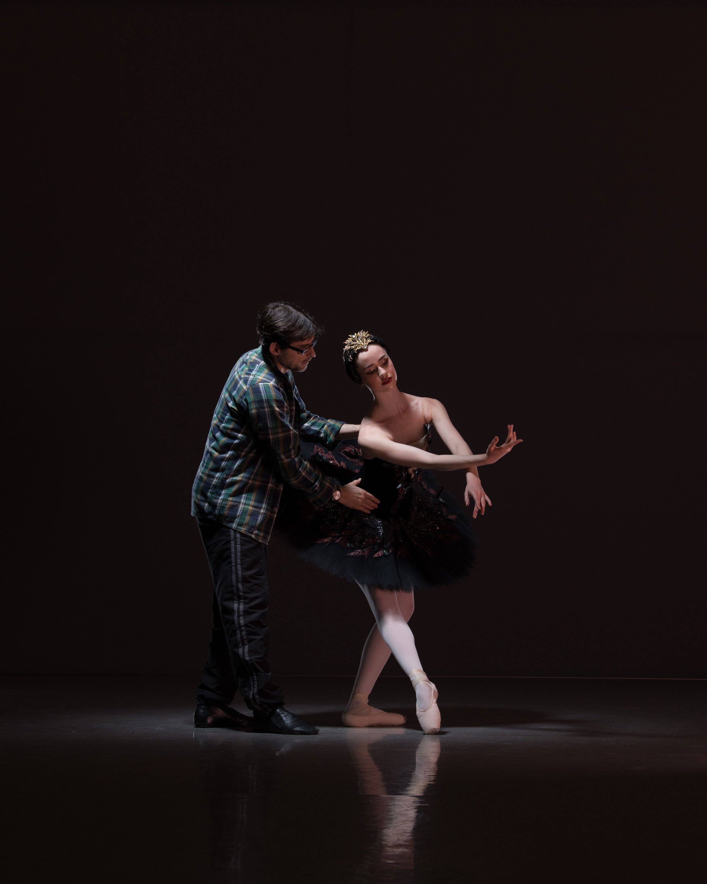 Antonio-Castilla-coaching-Beatriz-Kuperus-for-My-First-Ballet-Swan-Lake-©-Photography-by-ASH