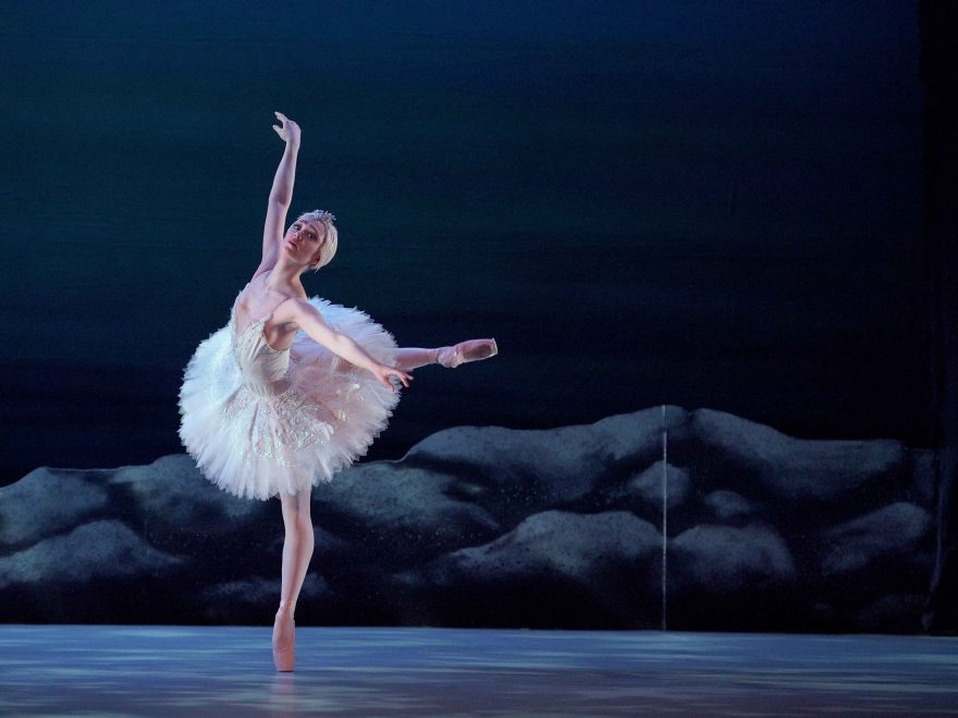Chloe-Keneally-as-Odette-in-My-First-Ballet-Swan-Lake-(c)-Laurent-Liotardo