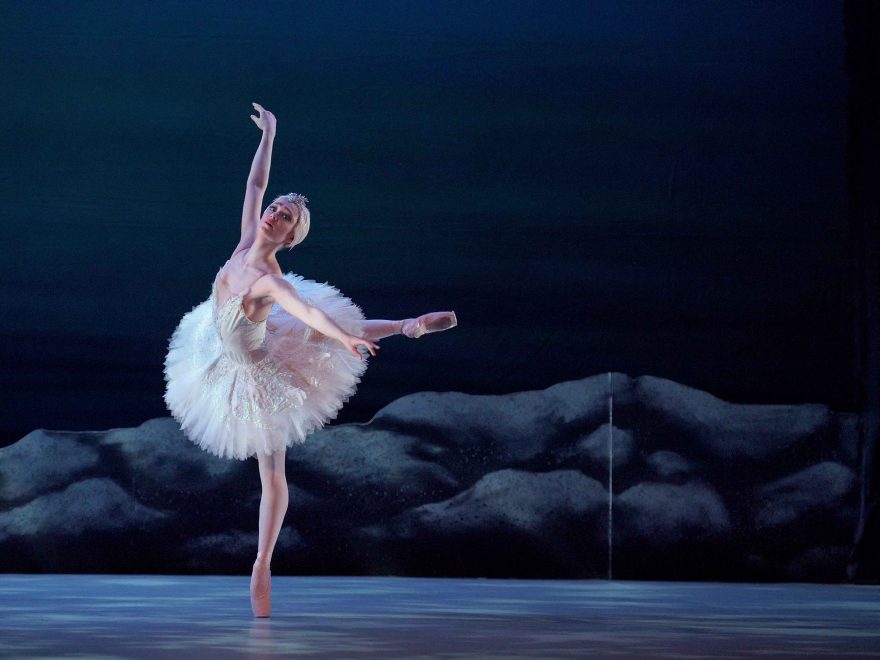 Chloe-Keneally-as-Odette-in-My-First-Ballet-Swan-Lake-(c)-Laurent-Liotardo