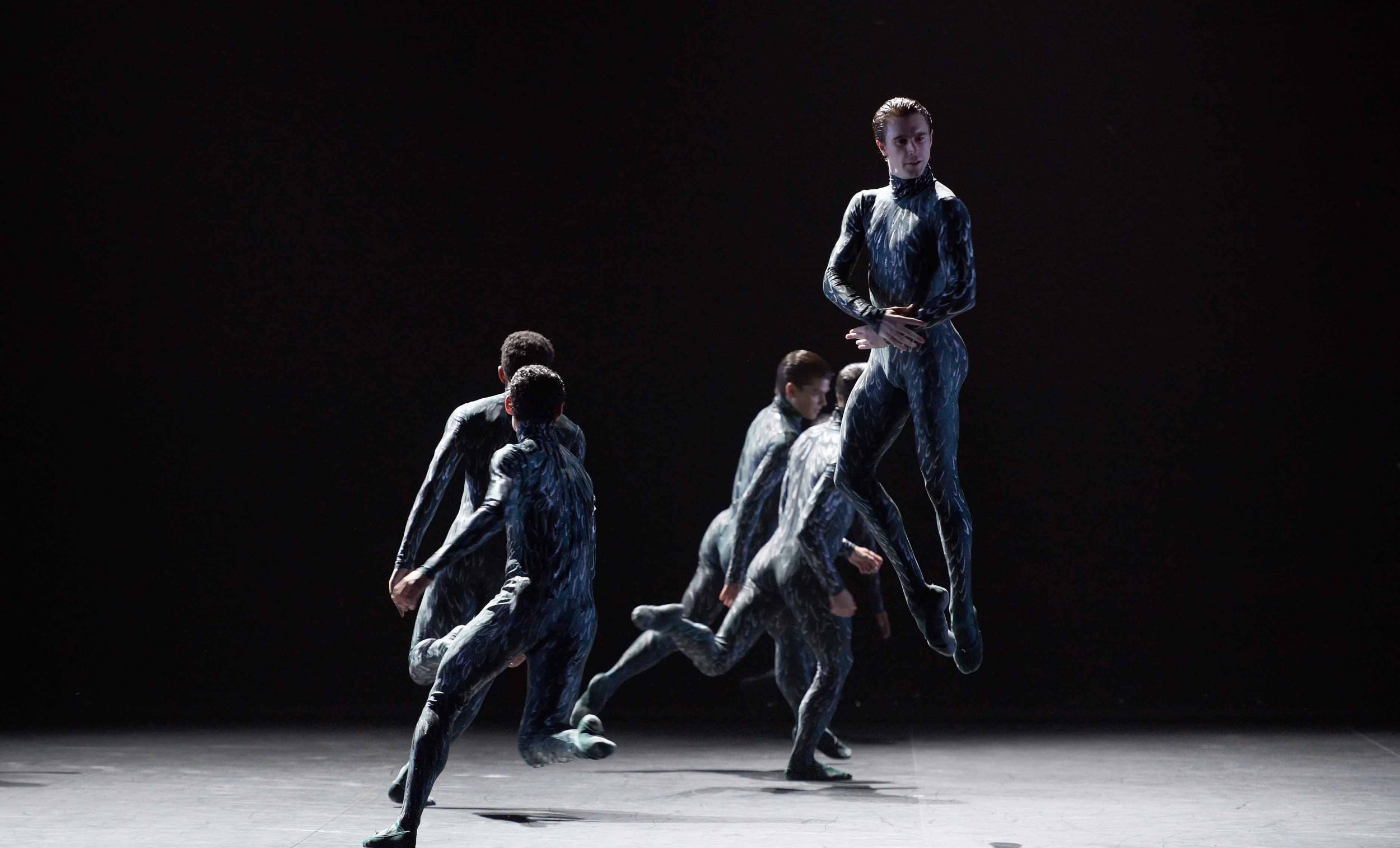 Aitor-Arrieta-in-Fantastic-Beings-by-Aszure-Barton-©-Laurent-Liotardo
