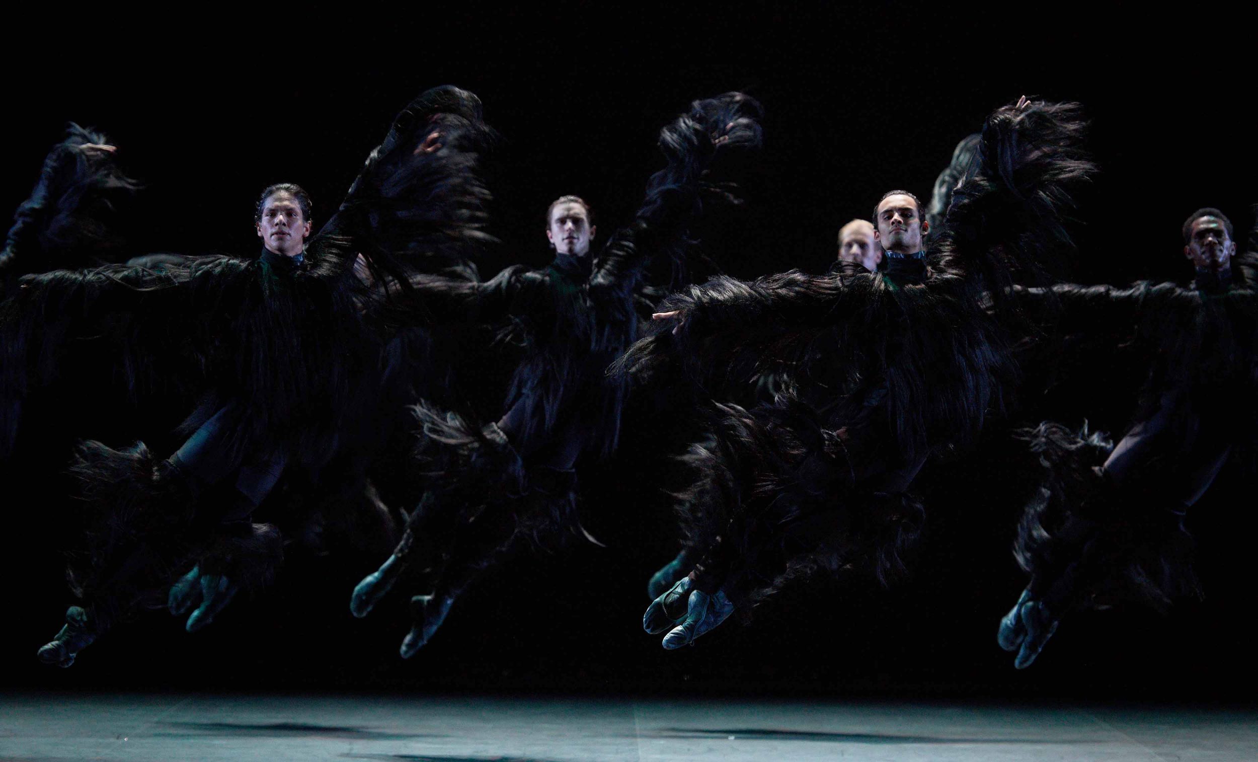 English-National-Ballet-in-Fantastic-Beings-by-Aszure-Barton-©-Laurent-Liotardo-(3)