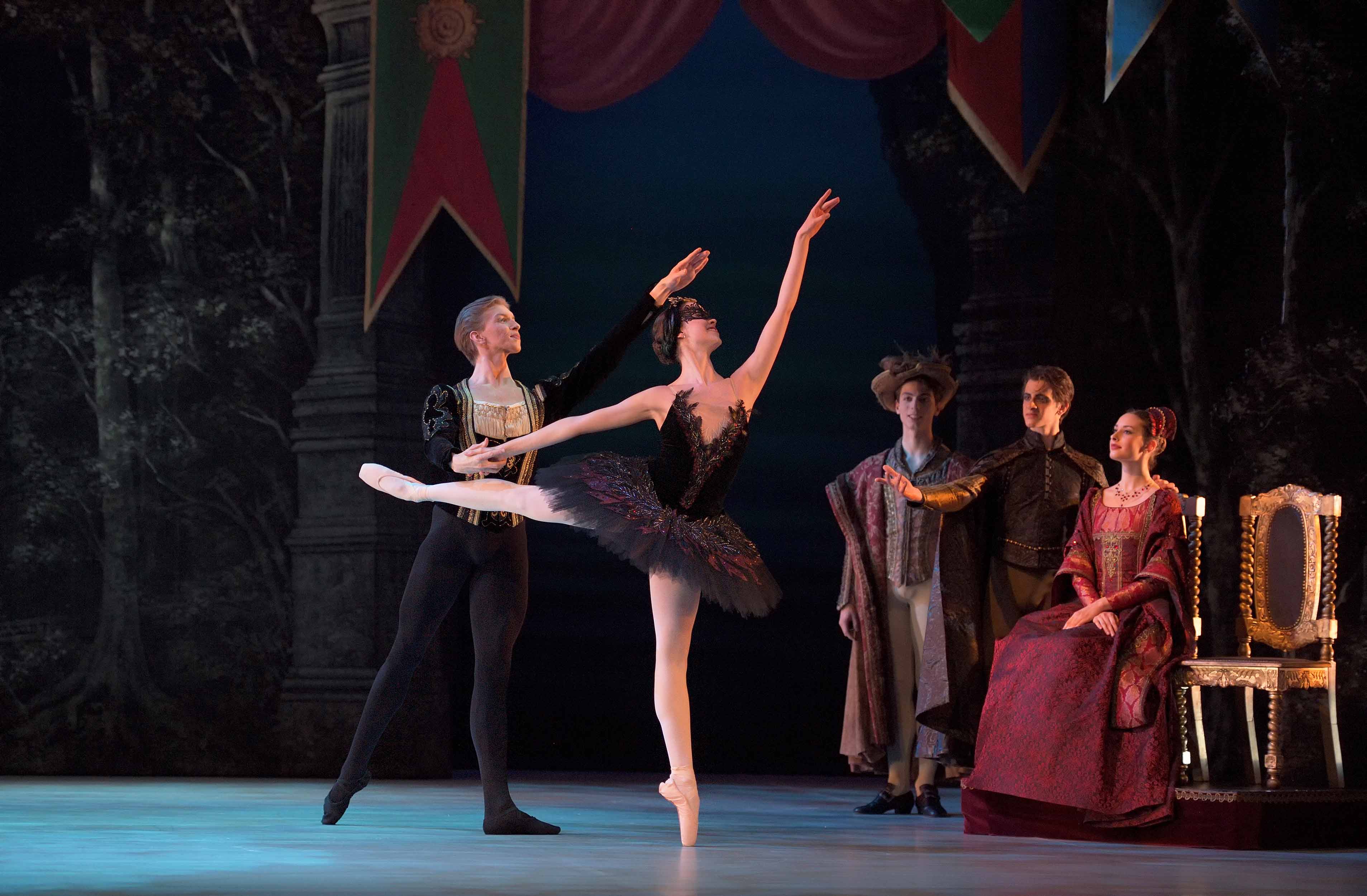 Black swan – Beatriz Kuperus on playing Odile My First Ballet: Swan Lake - English National Ballet