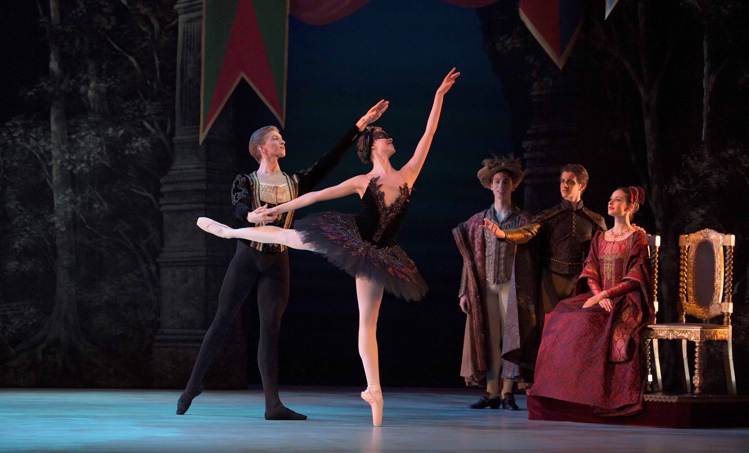 Harvey-Littlefield-as-Prince-Siegfried-Beatriz-Kuperus-as-Odile-My-First-Ballet-Swan-Lake©Laurent-Liotardo