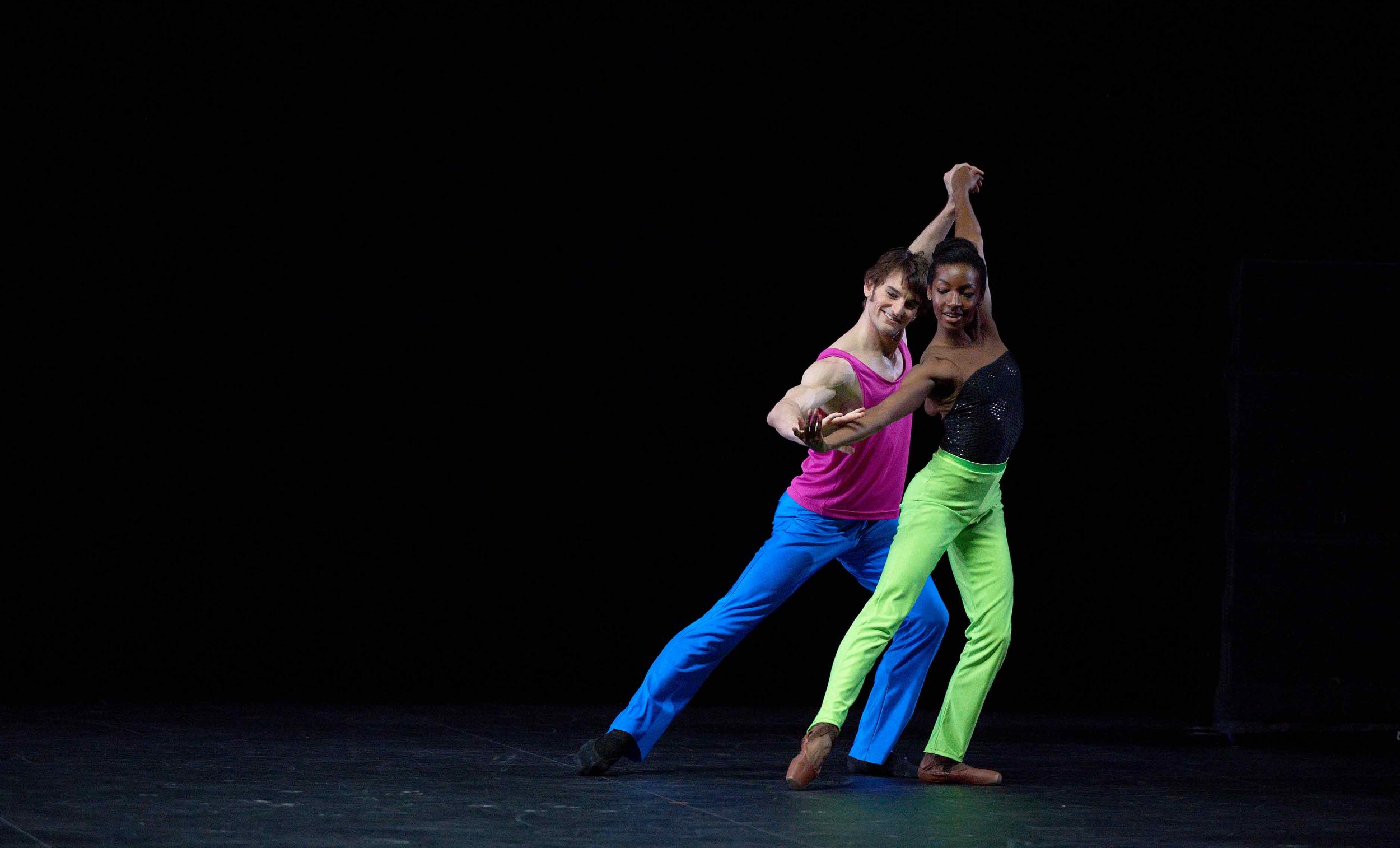 Precious-Adams-and-Aaron-Robison-in-Approximate-Sonata-2016-by-William-Forsythe