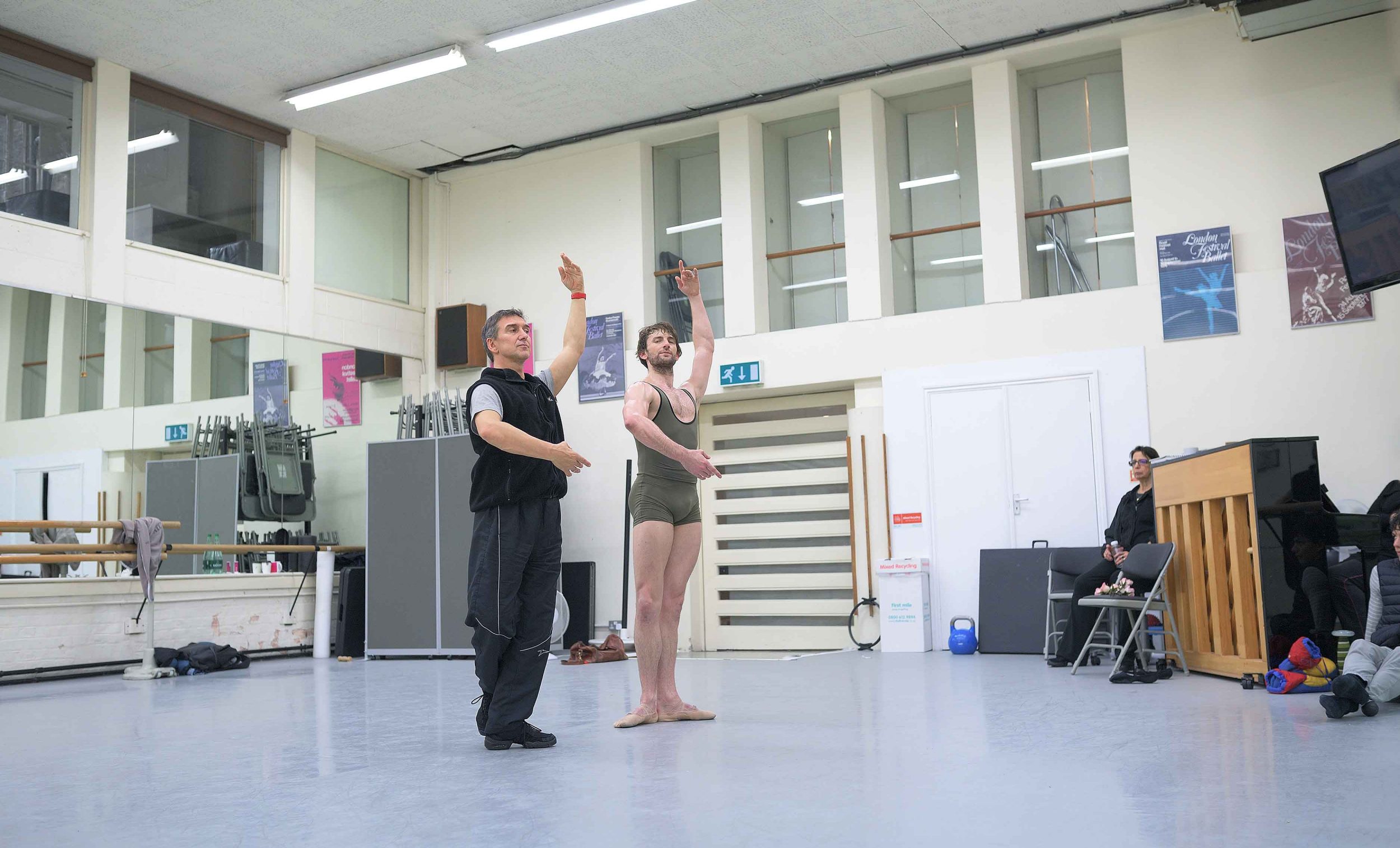 Julio-Bocco-and-Aaron-Robison-rehearsing-The-Sleeping-Beauty-©-Laurent-Liotardo