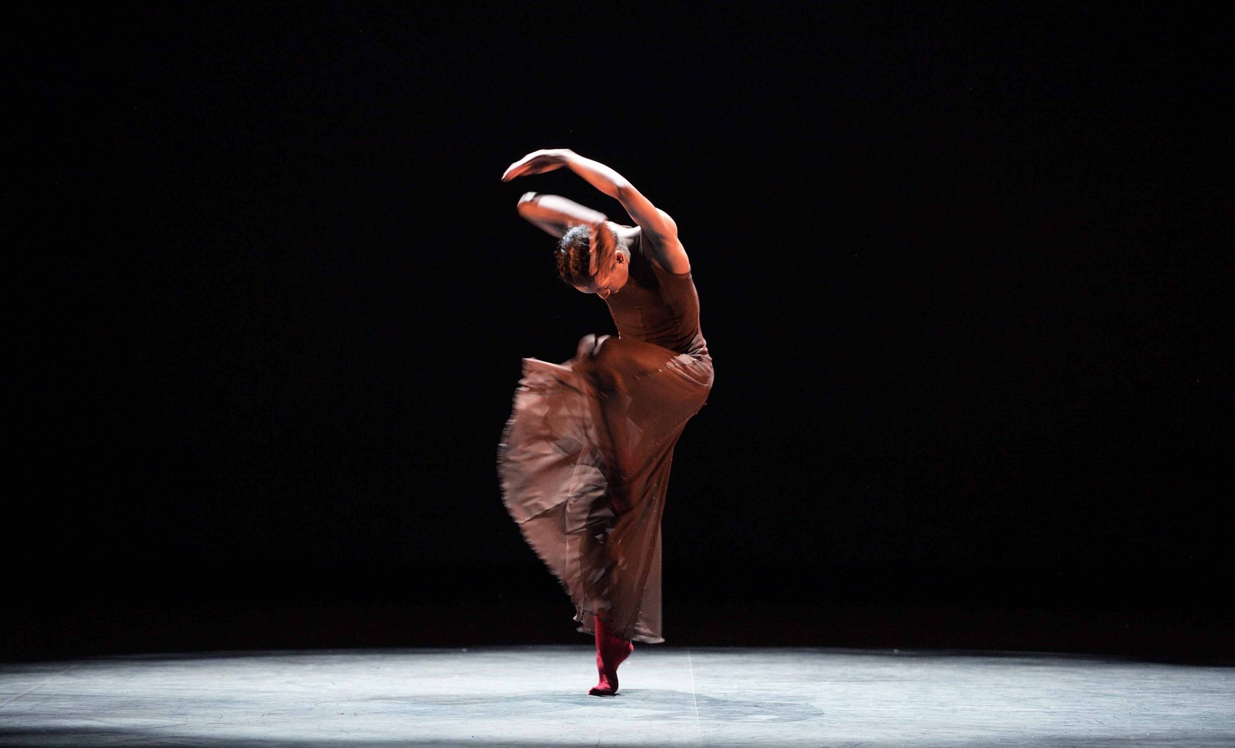 Precious-Adams-performing-A-Point-of-Collapse--©-Laurent-Liotardo--(9)