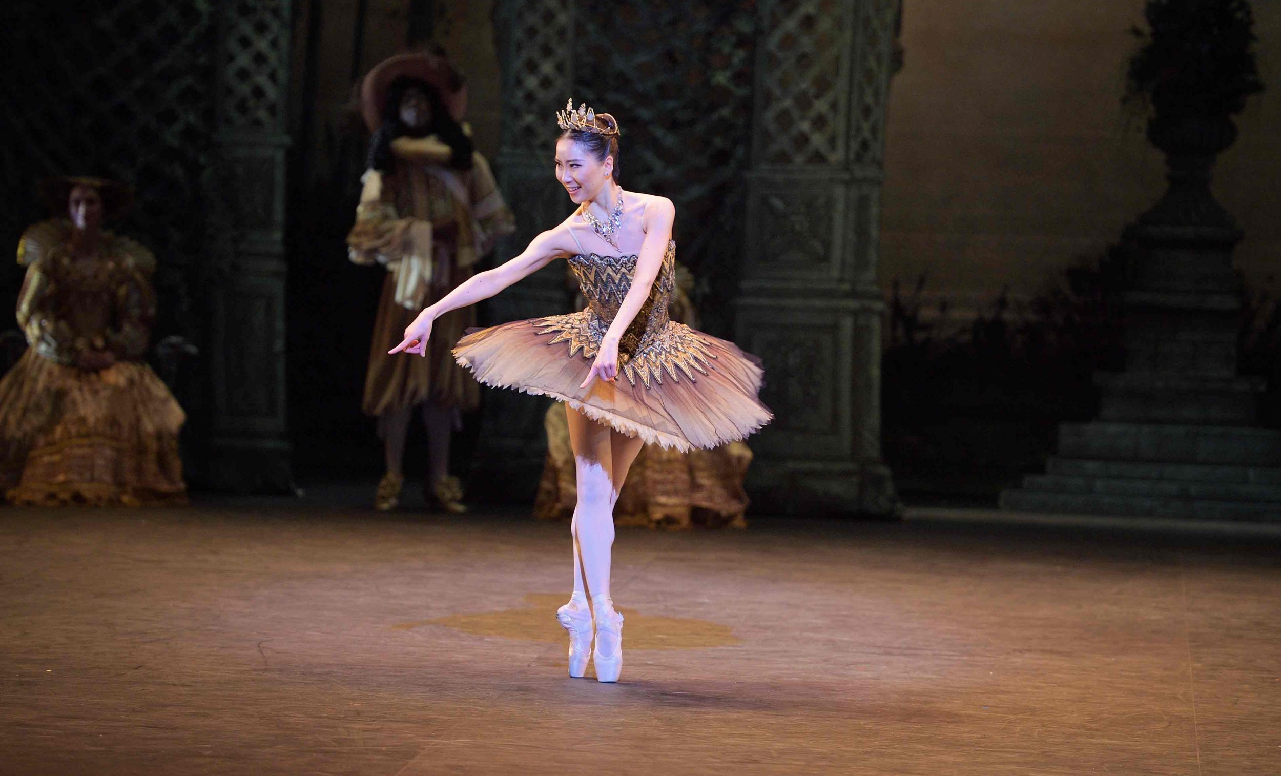 Rina-Kanehara-as-Fairy-of-the-Golden-Vine-in-The-Sleeping-Beauty-©--Laurent-Liotardo-(1)_WEB