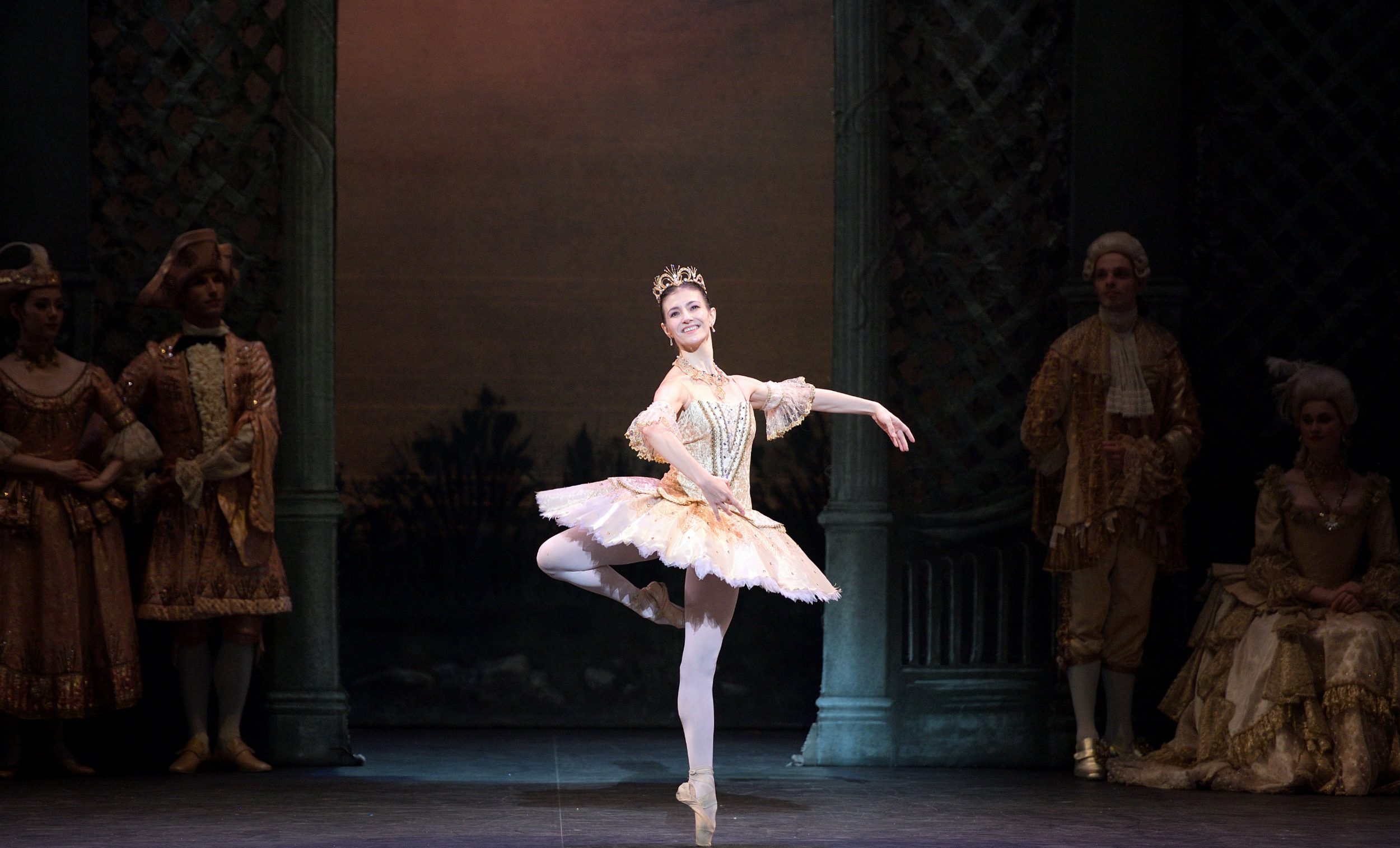 Alina Cojocaru as Princess Aurora in English National Ballet's The Sleeping Beauty (c) Laurent Liotardo
