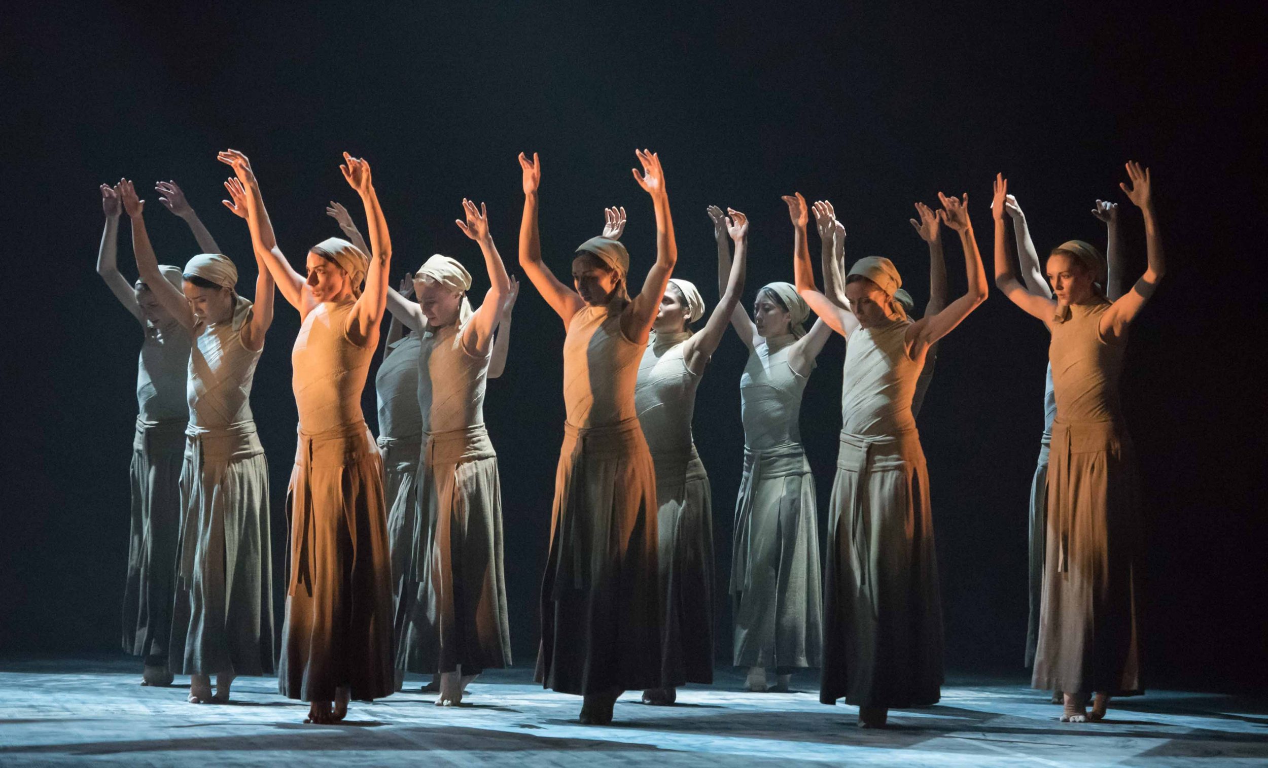 Dust-by-Akram-Khan-part-of-English-National-Ballet's-Lest-We-Forget-(C)-Photography-by-ASH-(13)