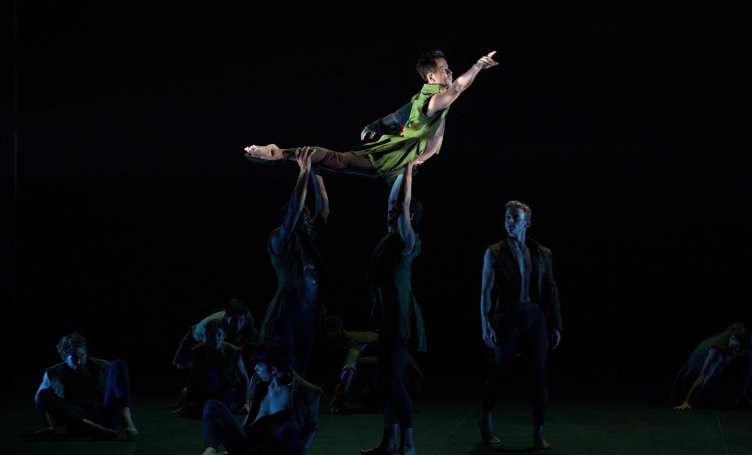 English-National-Ballet's-Lest-We-Forget---Second-Breath-by-Russell-Maliphant-(c)-Laurent-Liotardo_WEB